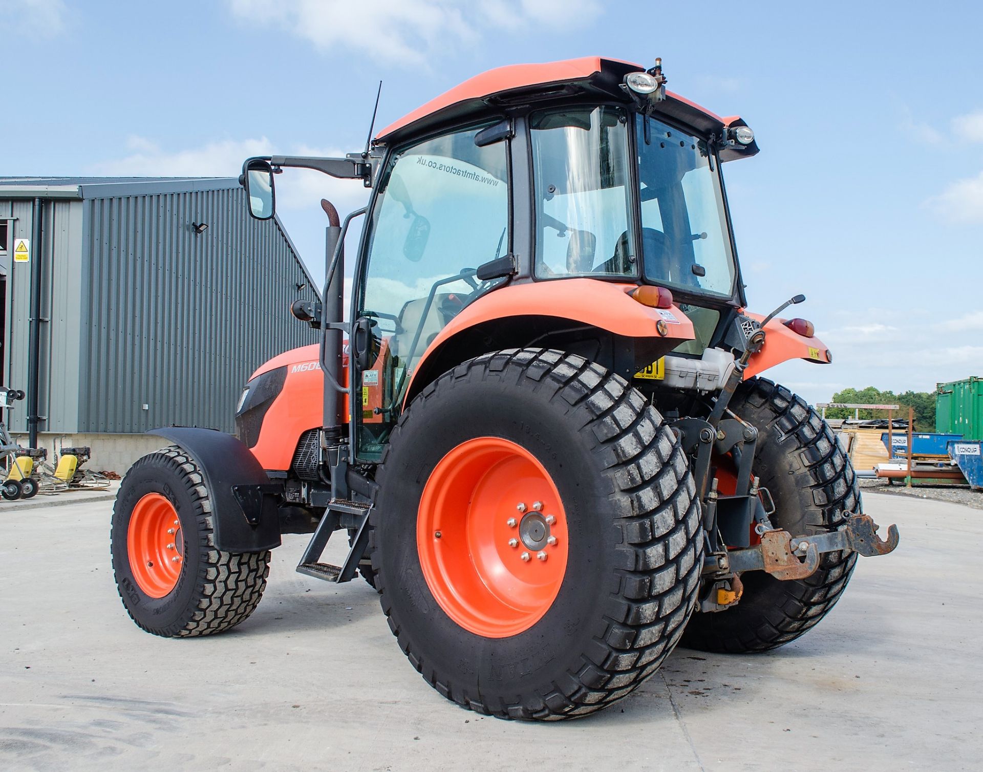 Kubota M6060 hydraulic shuttle 4x4 diesel tractor Registration Number: PN63 OBT Date of - Image 3 of 33