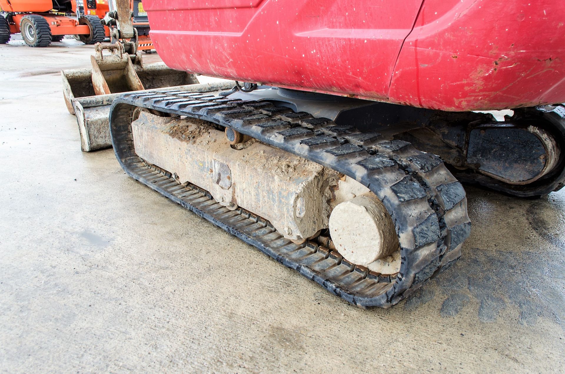 Takeuchi TB228 2.8 tonne rubber tracked mini excavator Year: 2015 S/N: 122804197 Recorded Hours: - Image 9 of 19