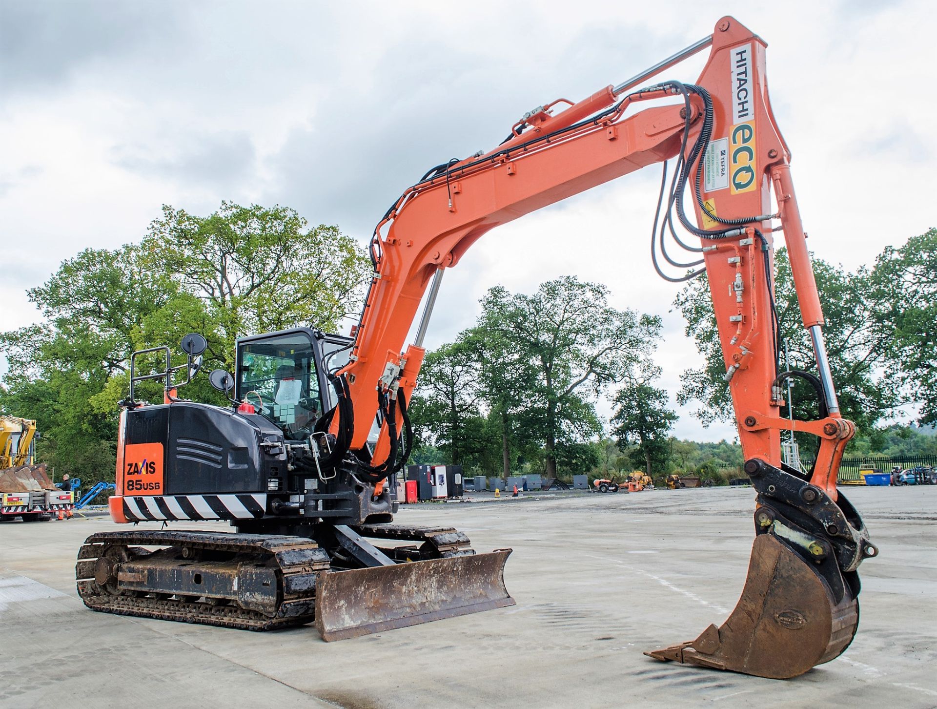 Hitachi Zaxis 85 USB-5 reduced tail swing 8.5 tonne steel tracked/rubber pad excavator - Image 2 of 30