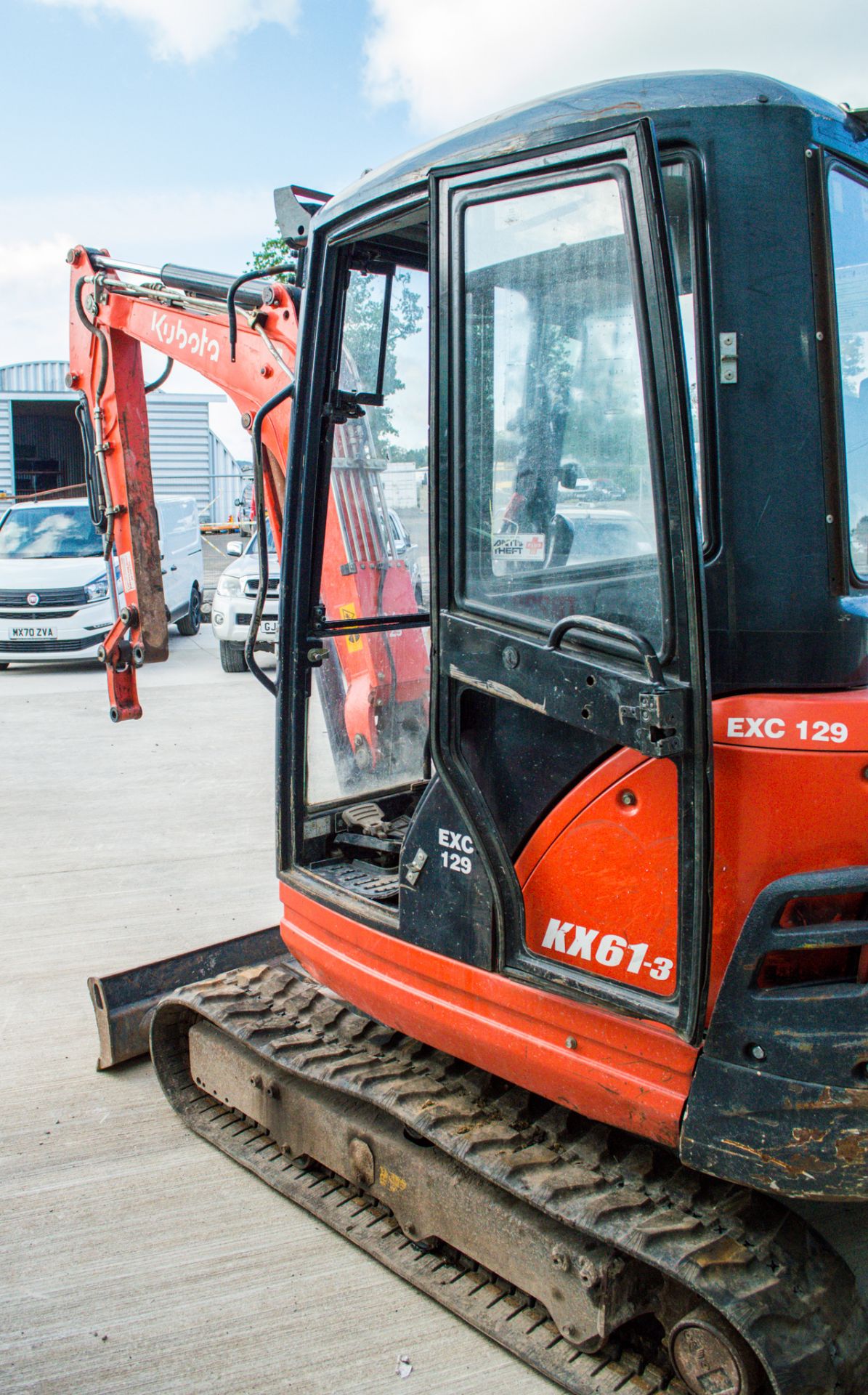 Kubota KX61-3 2.6 tonne rubber tracked excavator  Year: 2014 S/N: 80674 Recorded hours: 3355 piped & - Image 5 of 15