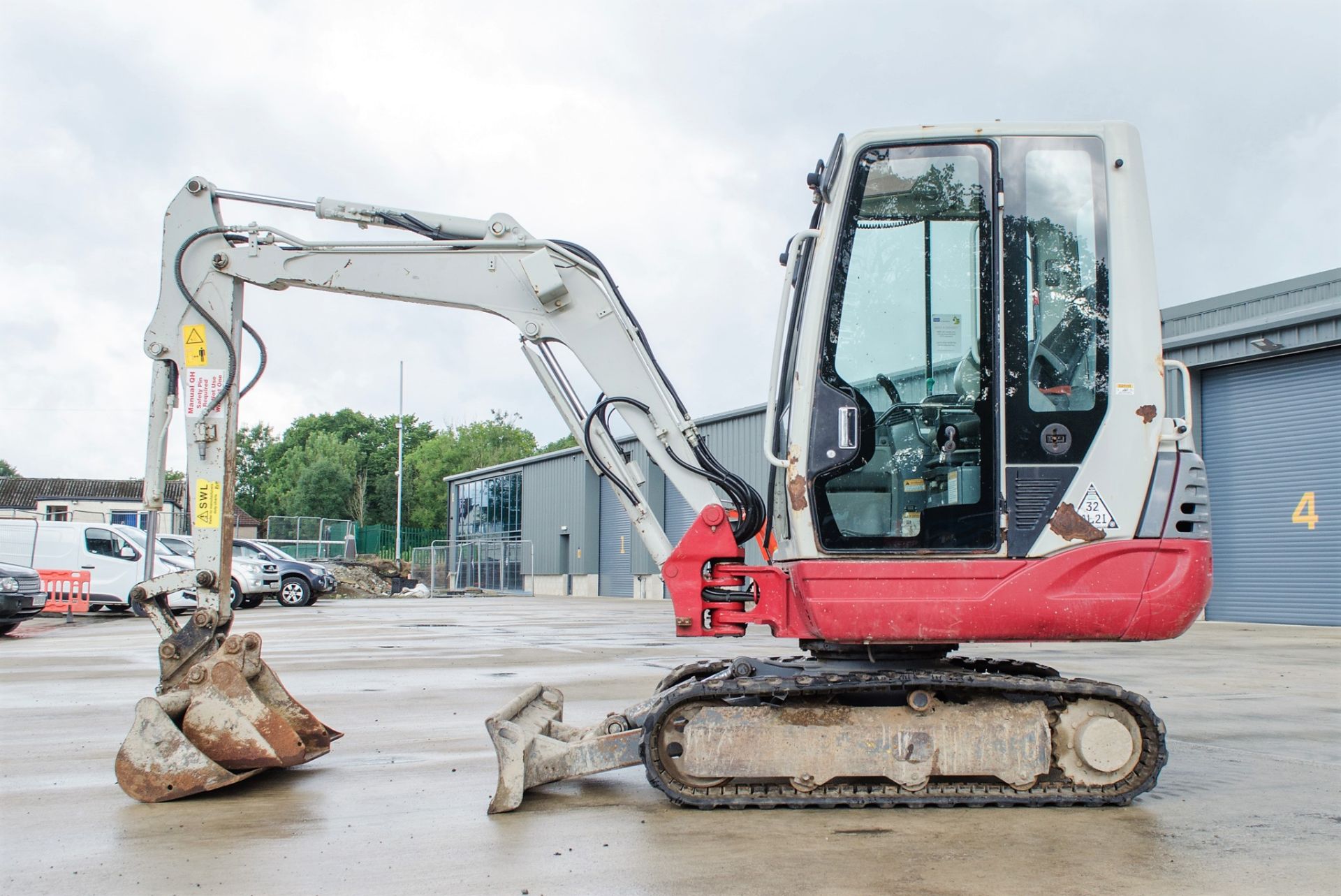 Takeuchi TB228 2.8 tonne rubber tracked mini excavator Year: 2015 S/N: 122804197 Recorded Hours: - Image 7 of 19