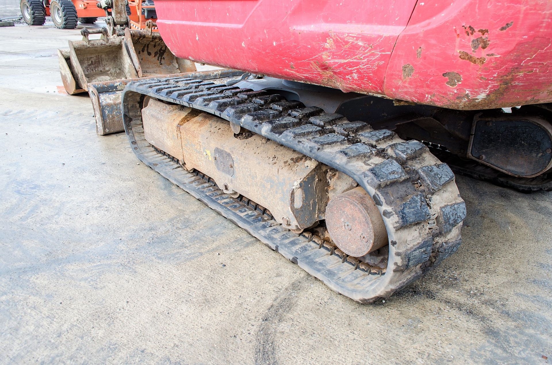 Takeuchi TB228 2.8 tonne rubber tracked mini excavator Year: 2015 S/N: 122804283 Recorded Hours: - Image 9 of 19