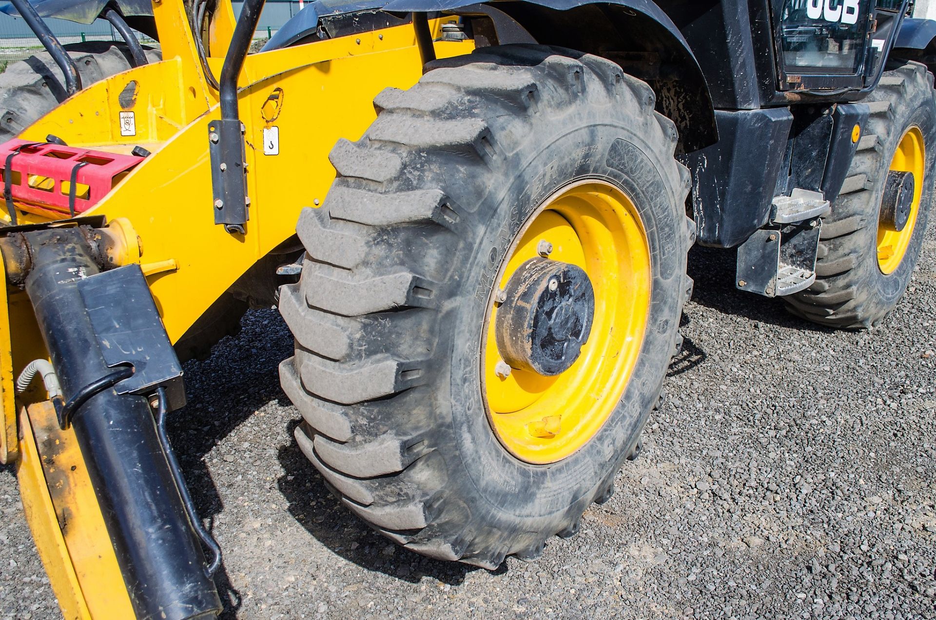 JCB 540-170 17 metre telescopic handler  Year: 2013 S/N: 2176074 Recorded Hours: 4315 c/w sway - Image 13 of 24