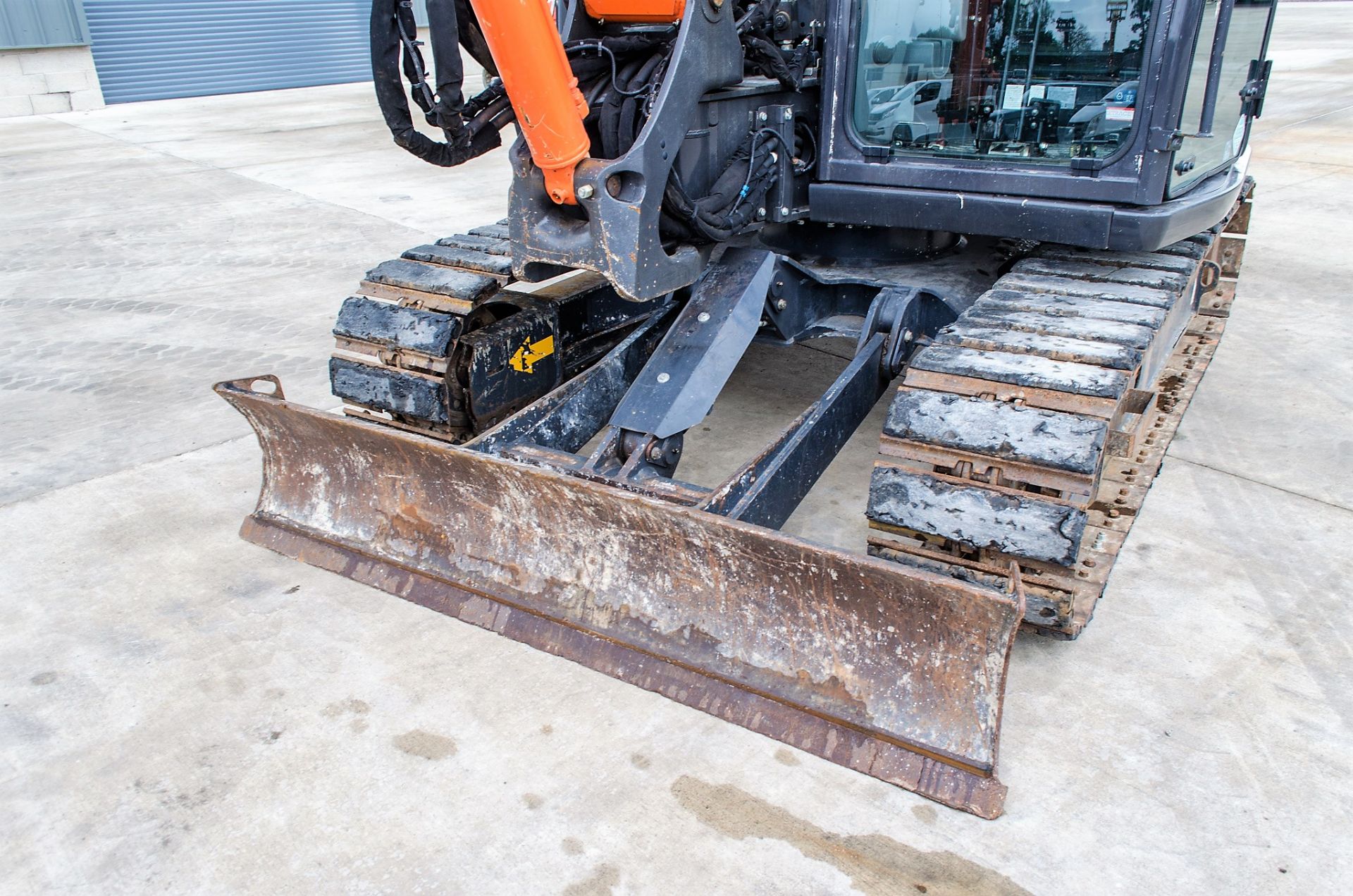 Hitachi Zaxis 85 USB-5 reduced tail swing 8.5 tonne steel tracked/rubber pad excavator - Image 11 of 30