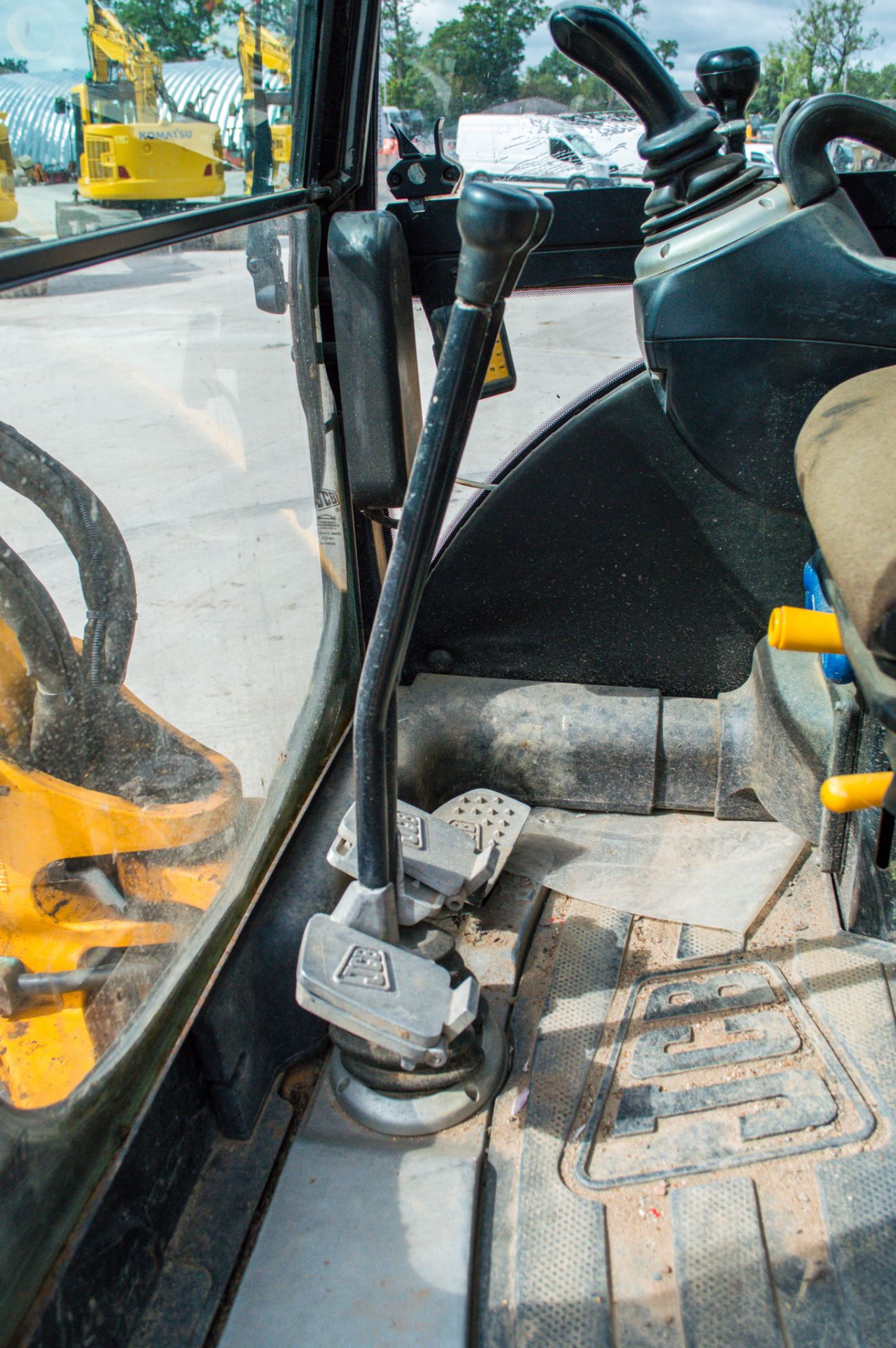 JCB 8030 3 tonne rubber tracked excavator Year: 2013  S/N: 2021801 Recorded Hours; 3361 ** Right - Image 17 of 18