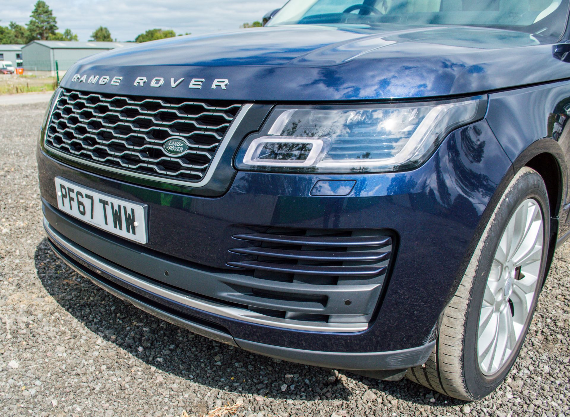 Range Rover Vogue TDV6 3.0 5 door diesel 4wd estate car - Image 10 of 35