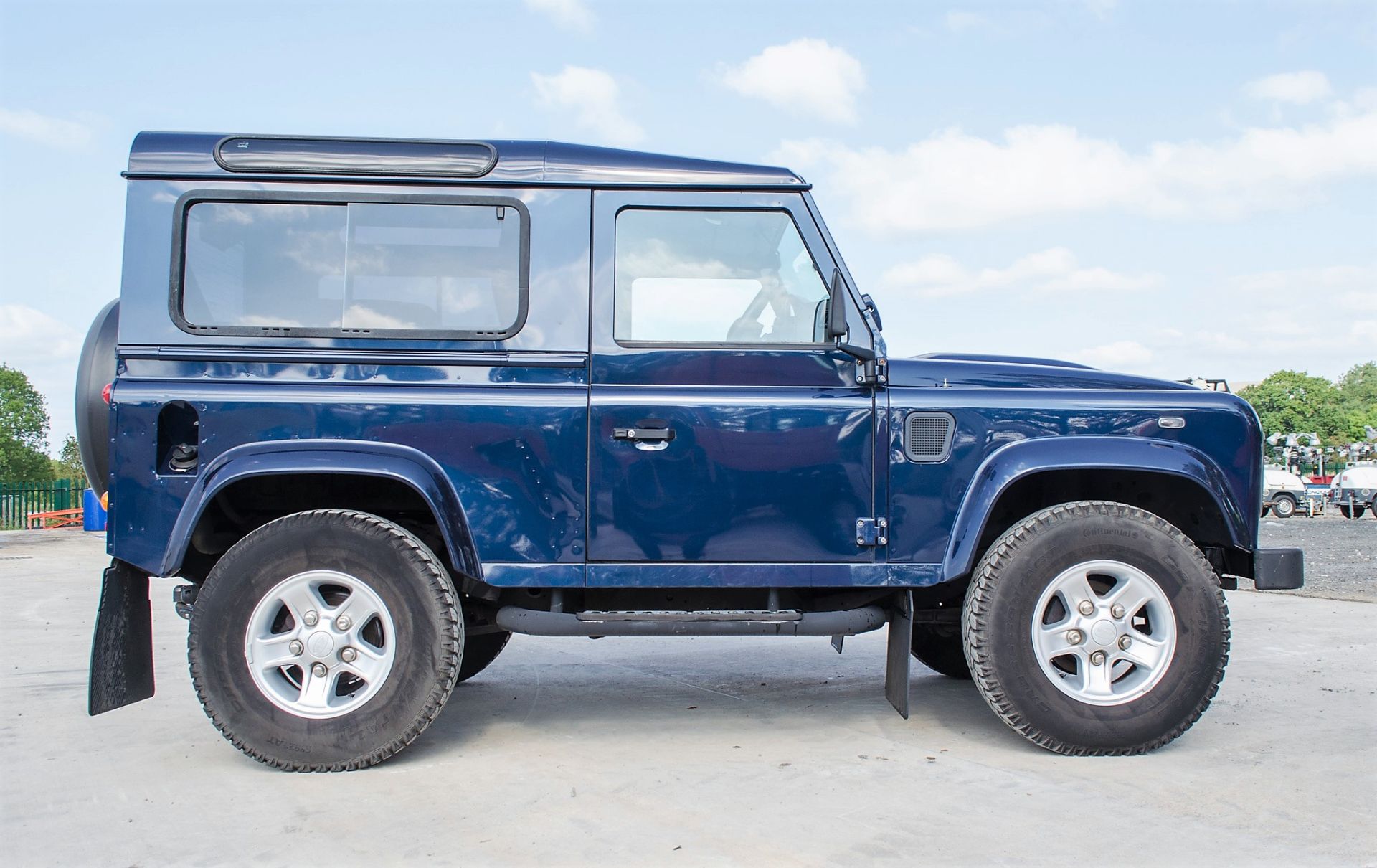 Landrover Defender 90 XS TD 2198cc 4x4 utility vehicle Registration Number: CE62 NDK Date of - Image 8 of 32