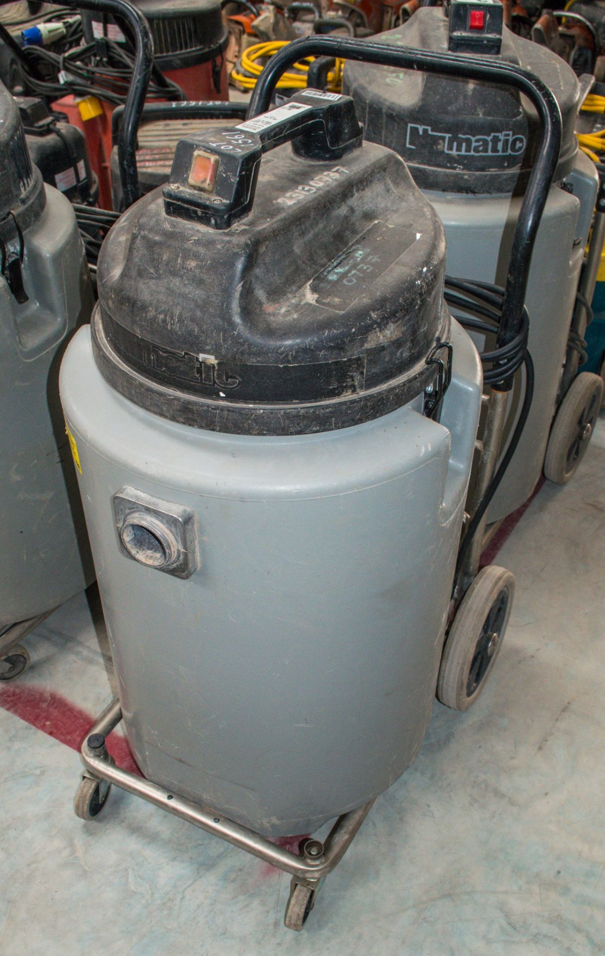 Numatic 110v industrial vacuum cleaner 23130737