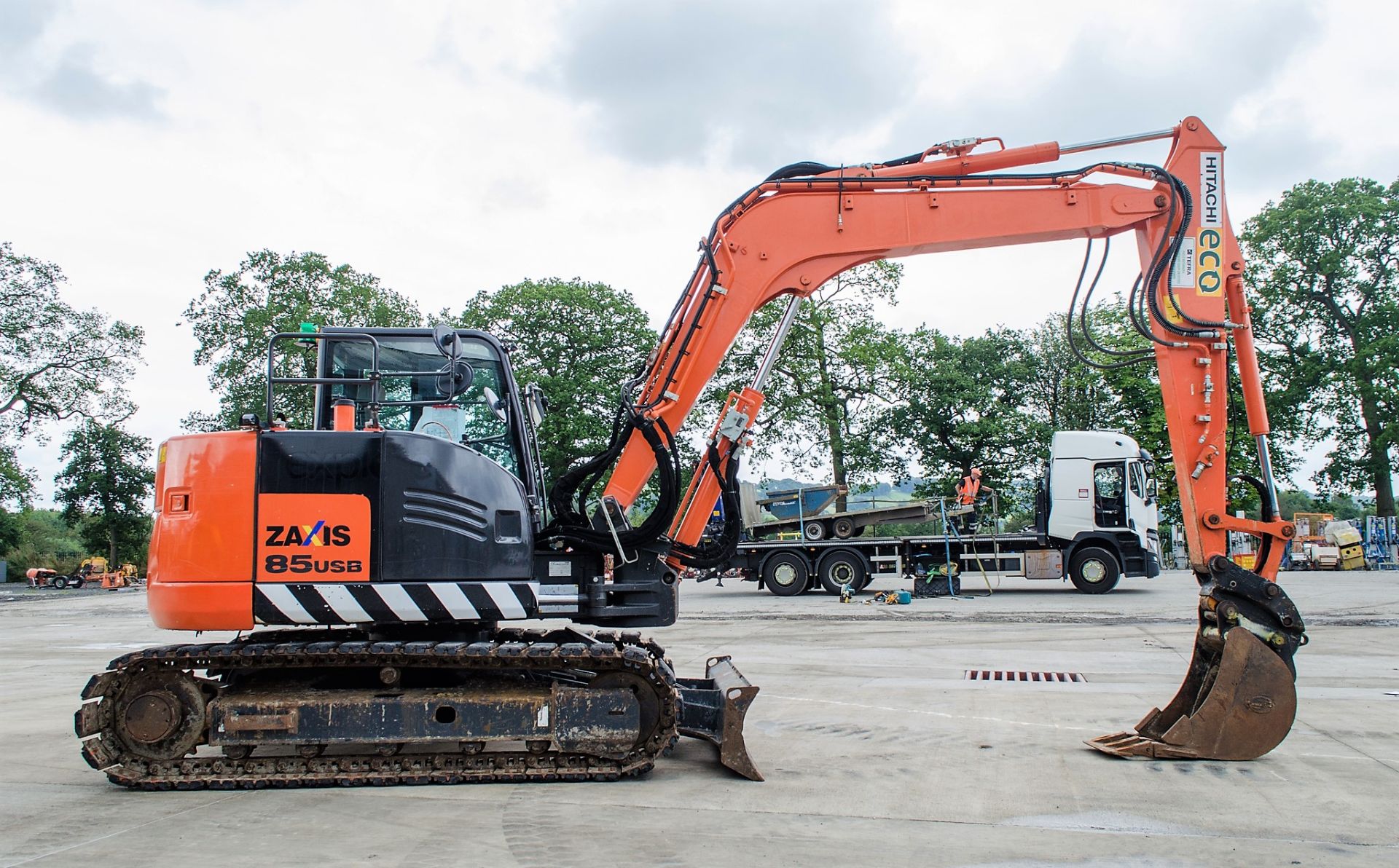 Hitachi Zaxis 85 USB-5 reduced tail swing 8.5 tonne steel tracked/rubber pad excavator - Image 8 of 30