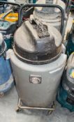 Numatic 240v vacuum cleaner 23140032 ** Handle missing **