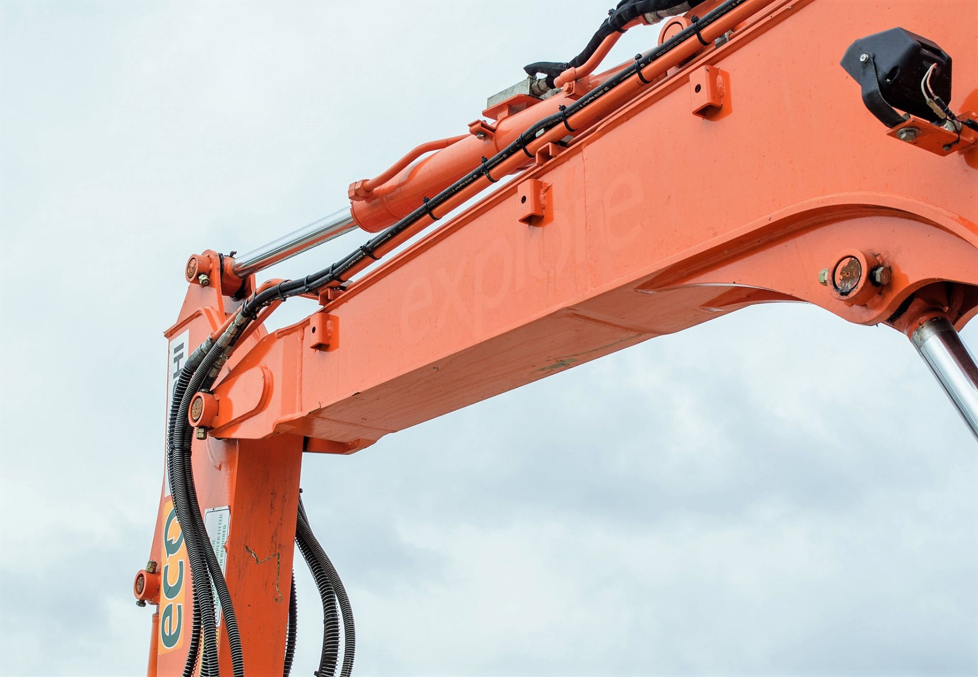 Hitachi Zaxis 85 USB-5 reduced tail swing 8.5 tonne rubber padd tracked excavator - Image 18 of 31