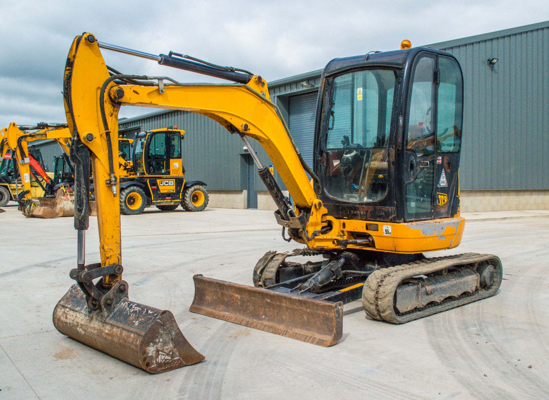 JCB 8030 3 tonne rubber tracked excavator Year: 2013  S/N: 2021801 Recorded Hours; 3361 ** Right