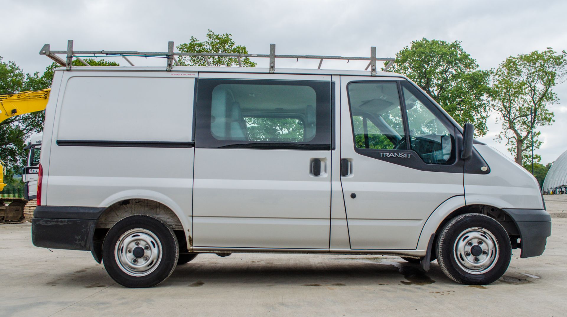 Ford Transit 100 T280 FWD SWB 2.2 TDCI crew cab panel van - Image 7 of 27