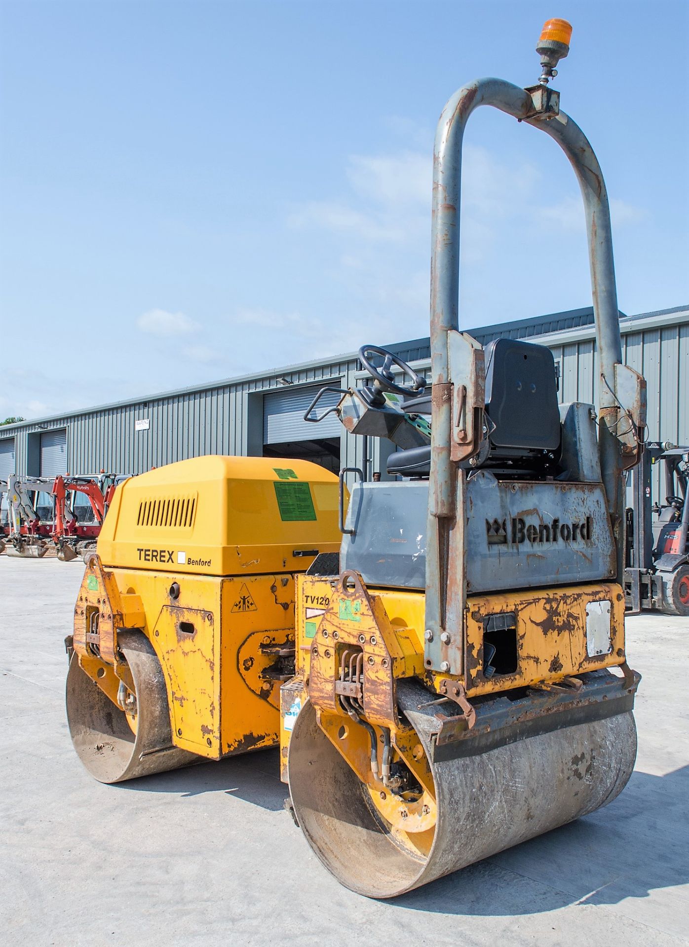 Benford Terex TV1200-1 double drum ride on roller Year: 2005 S/N: E502CC067 Recorded Hours: 2008 - Image 3 of 18