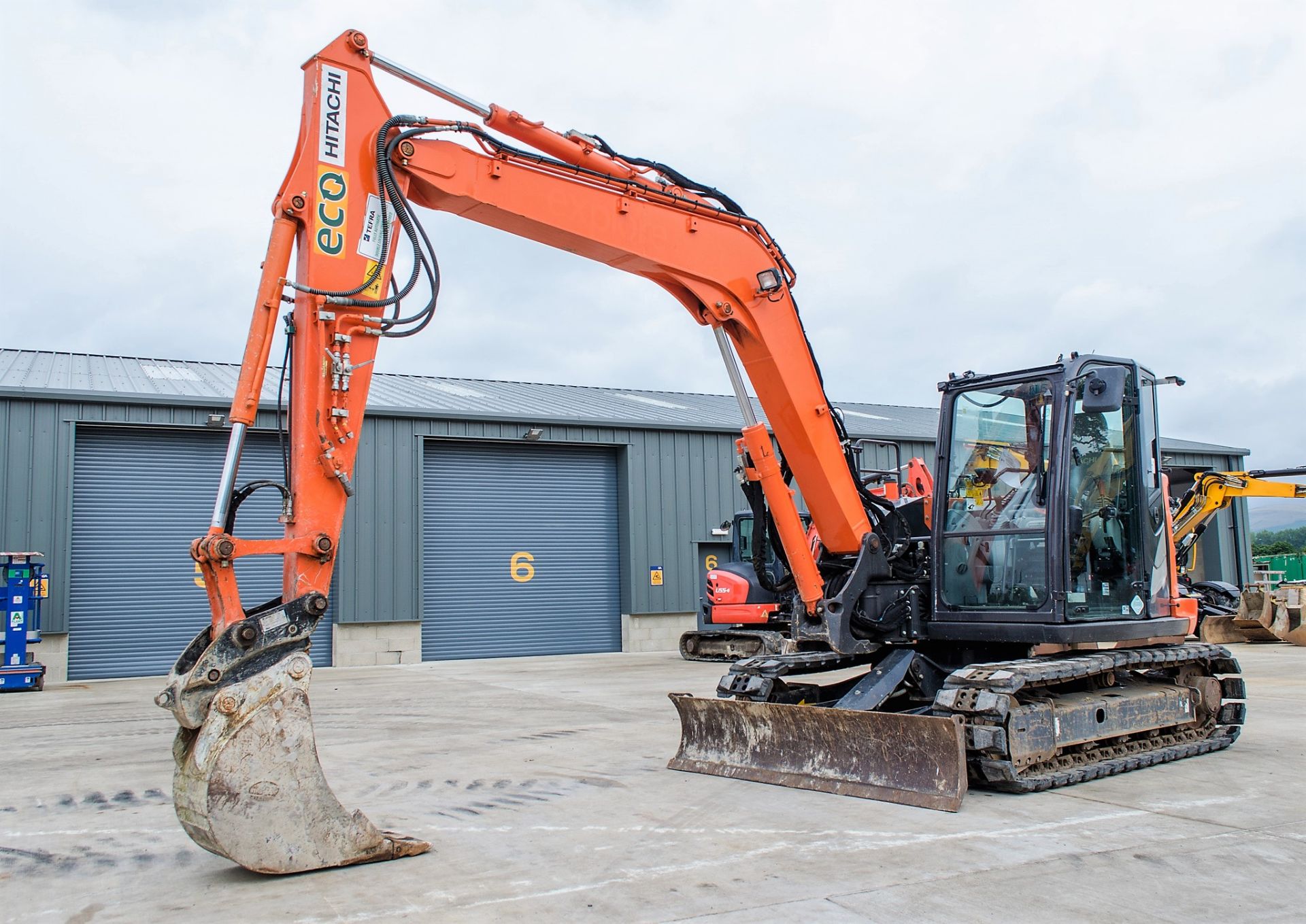 Hitachi Zaxis 85 USB-5 reduced tail swing 8.5 tonne rubber padd tracked excavator