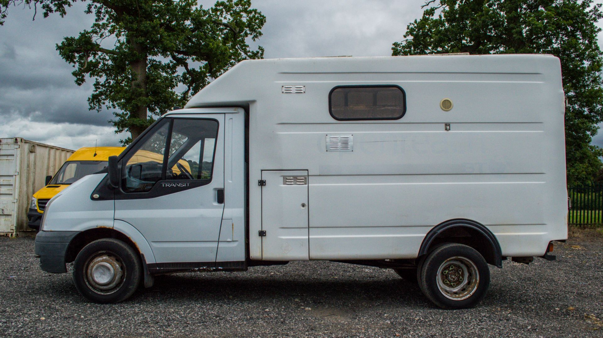 Ford Transit 100 T350M 2402cc diesel box van Registration number: BU07 FLR Date of registration: - Image 8 of 21