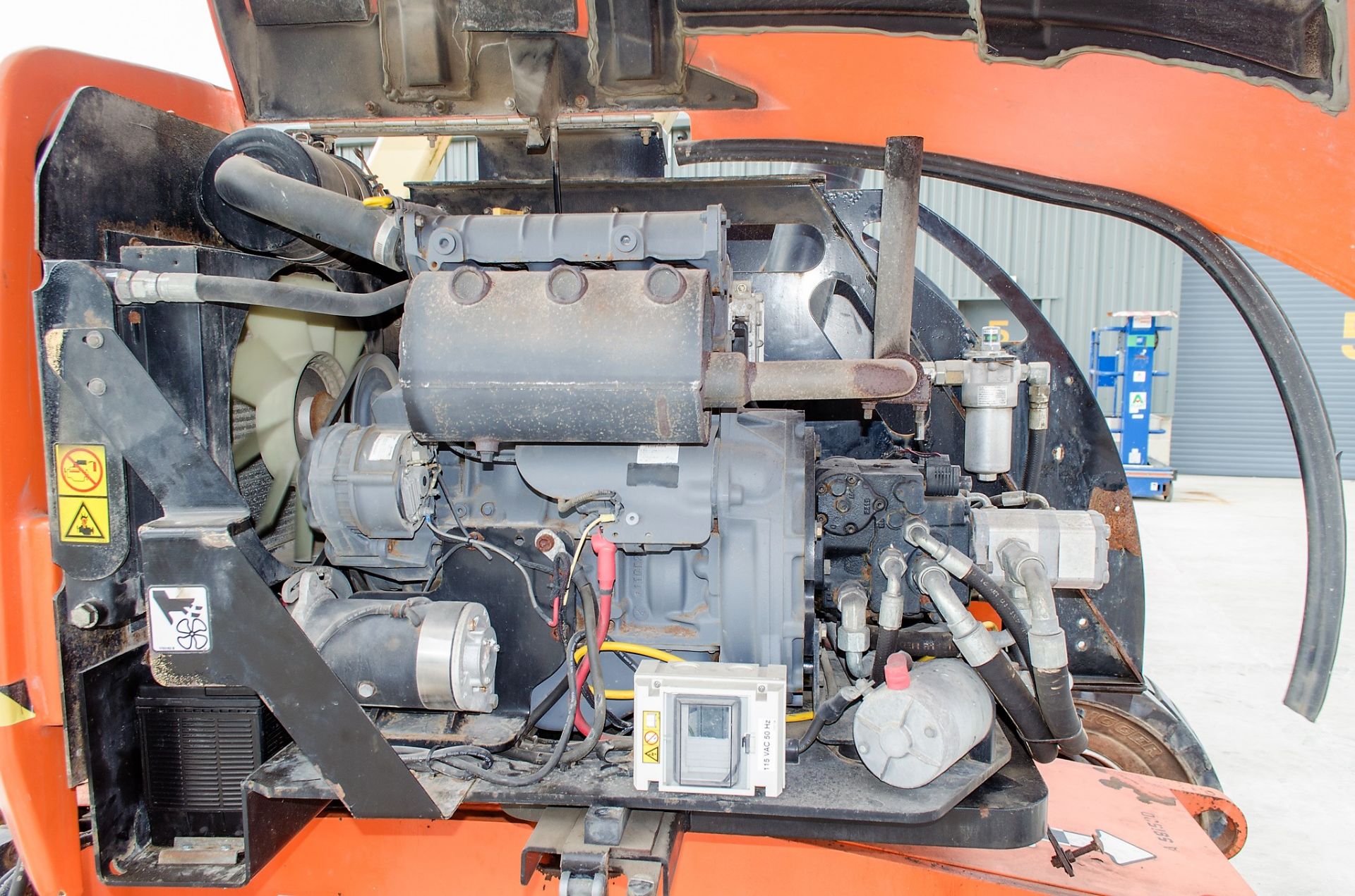 JLG 450AJ Series II 4x4 diesel driven articulated boom access platform Year: 2012 S/N: E300000788 - Image 13 of 16