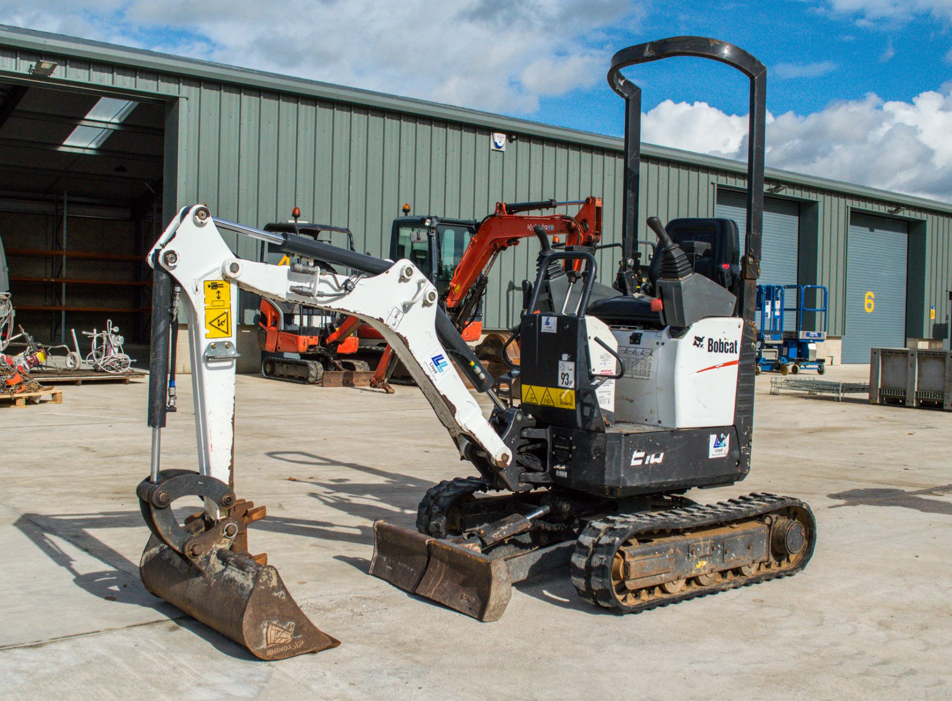 Bobcat E102 1 tonne rubber tracked micro excavator