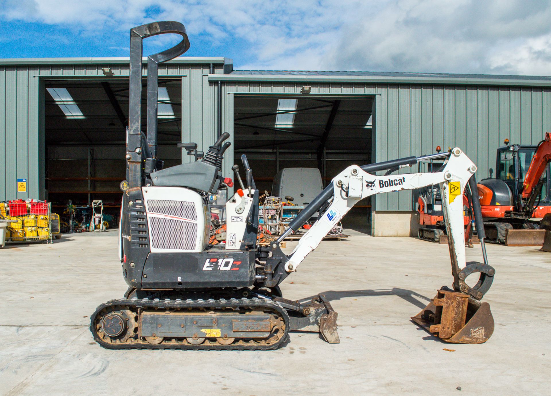 Bobcat E102 1 tonne rubber tracked micro excavator - Image 8 of 18