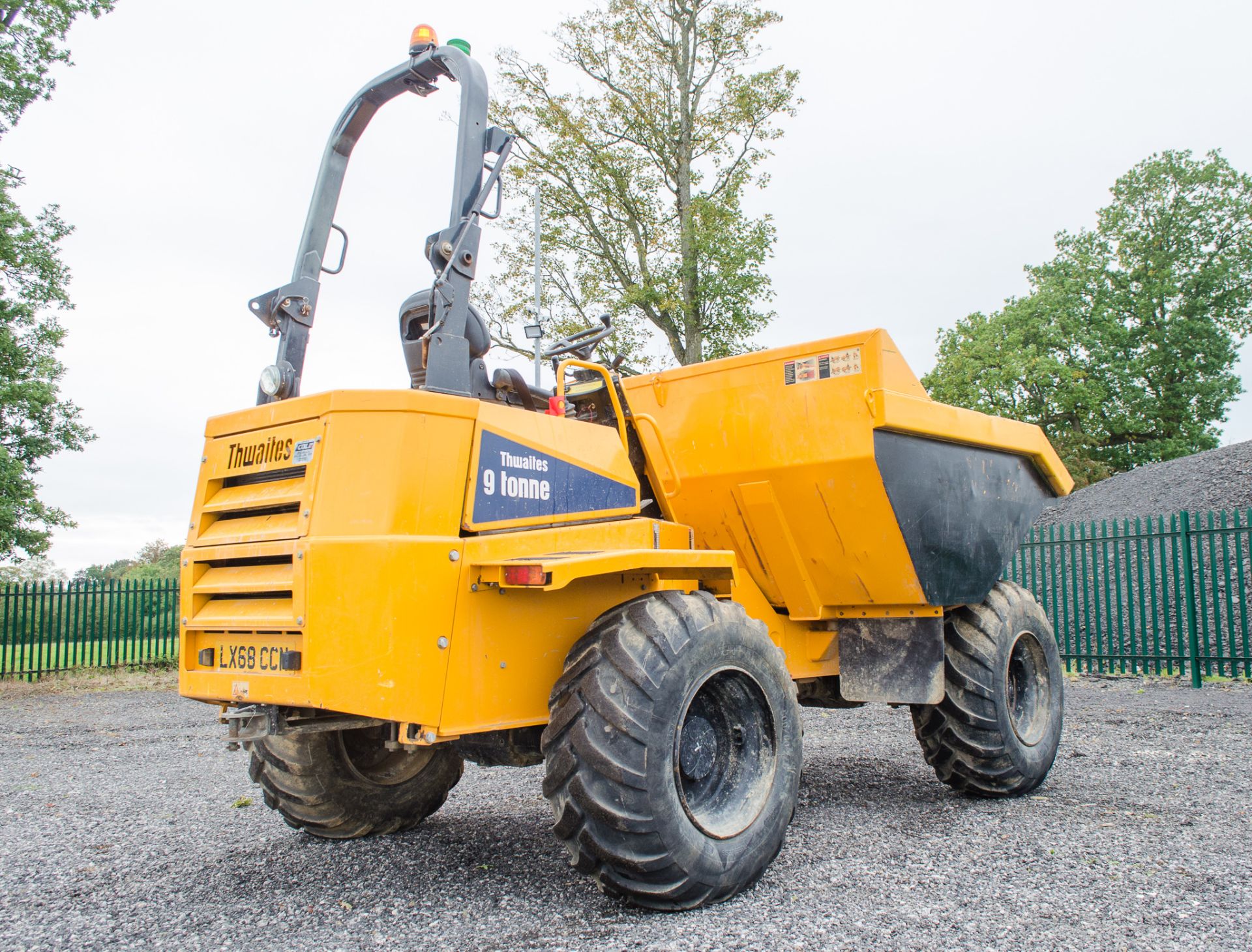 Thwaites 9 tonne straight skip dumper Year: 2018 S/N: 2090 Recorded Hours: 1081 c/w road light kit - Image 3 of 22