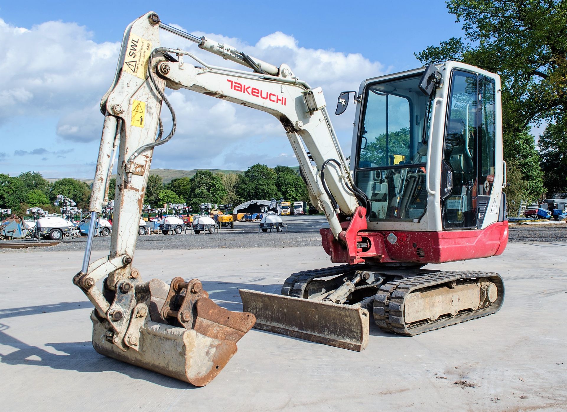 Takeuchi TB228 2.8 tonne rubber tracked mini excavator Year: 2015 S/N: 122804180 Recorded Hours: