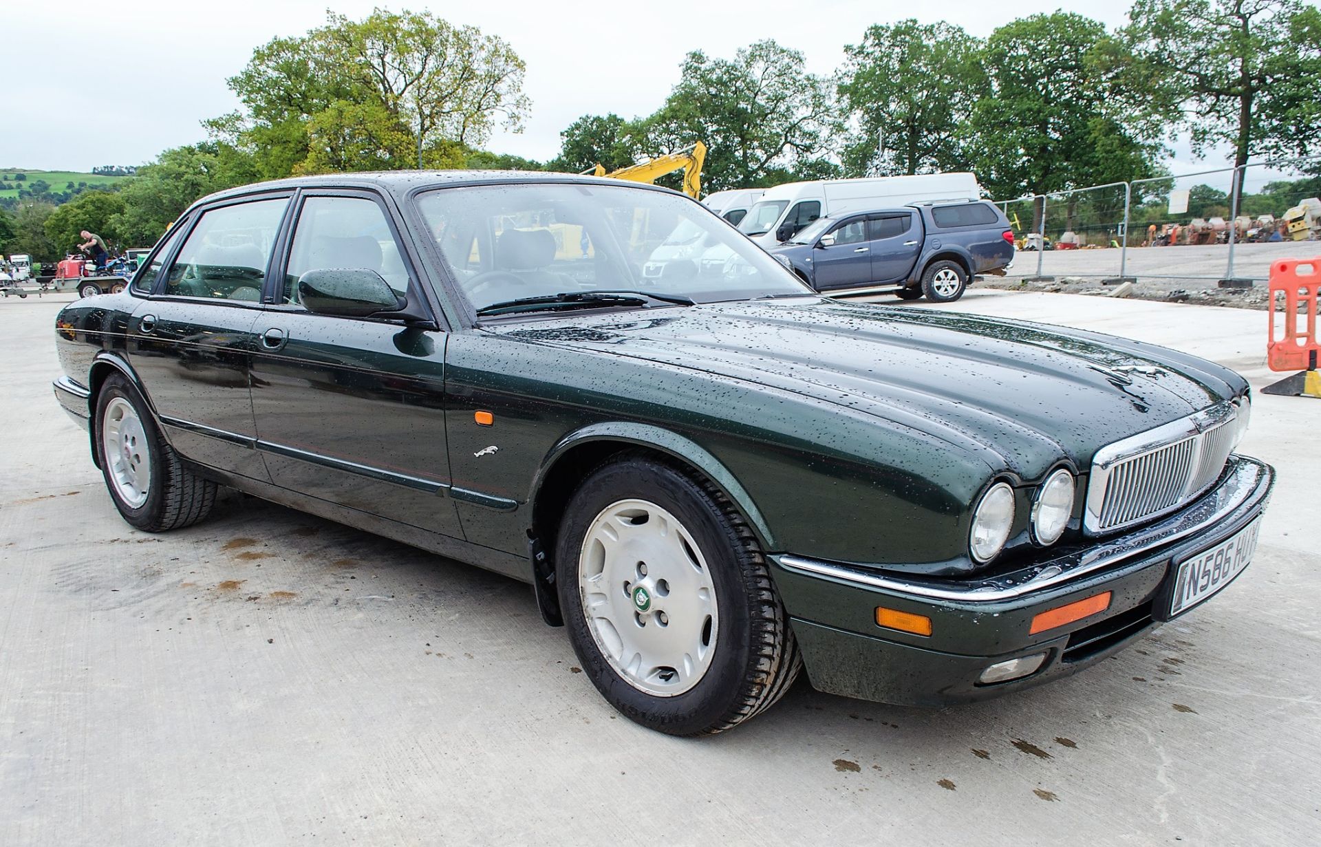 Jaguar XJ6 3.2 Sport petrol automatic 4 door saloon car Registration Number: N586 HUY Date of - Image 2 of 28