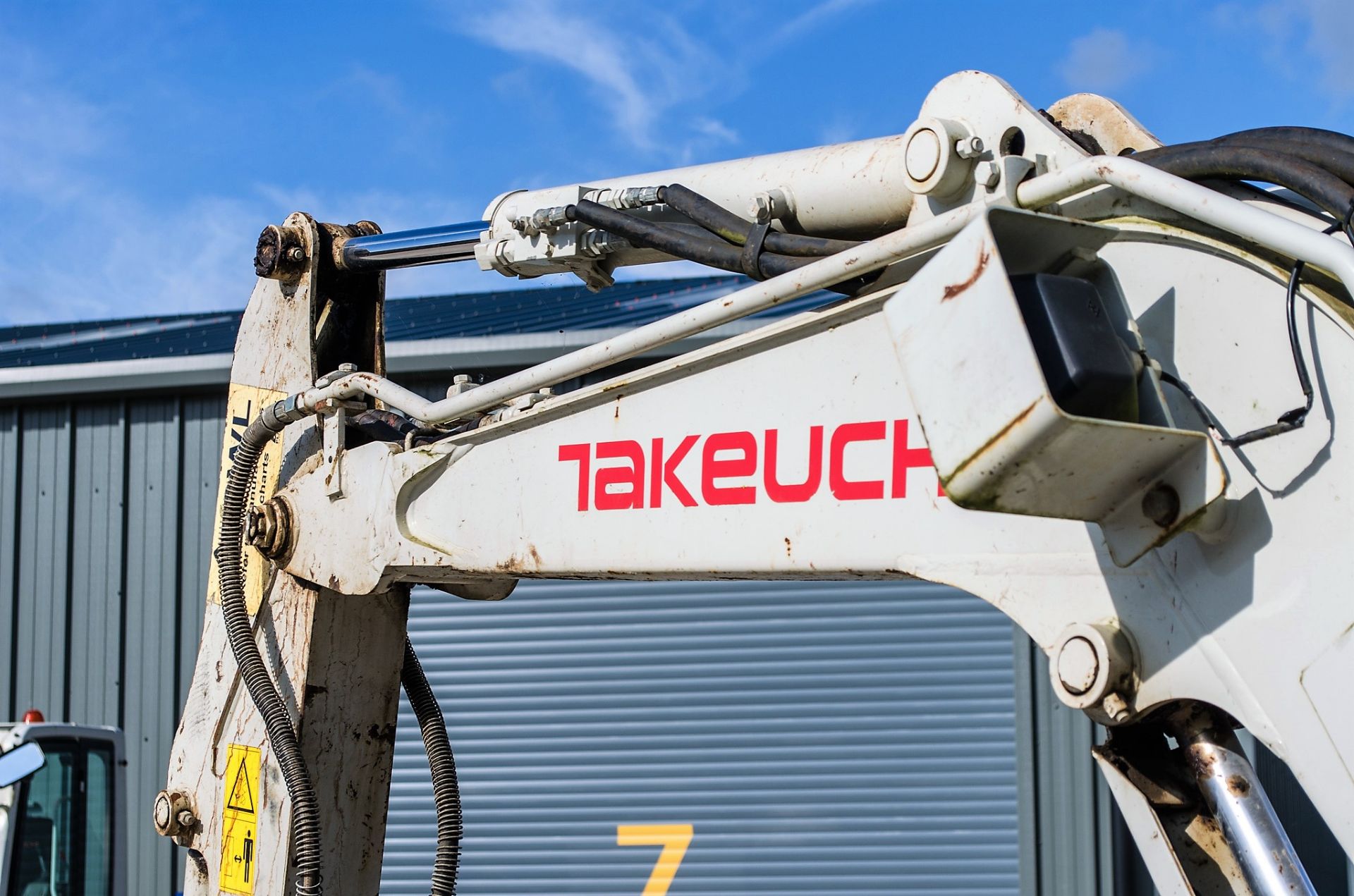 Takeuchi TB228 2.8 tonne rubber tracked mini excavator Year: 2015 S/N: 122804180 Recorded Hours: - Image 14 of 19