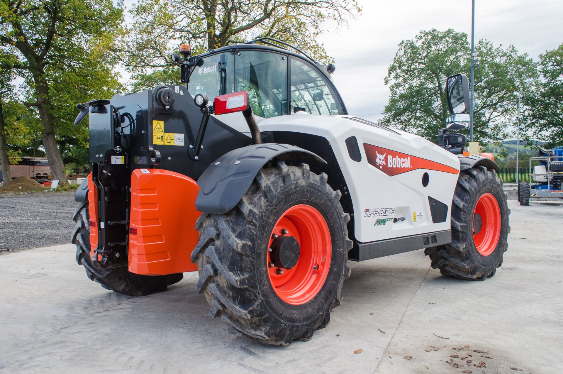 Bobcat TL 43.80 HF Agri 8 metre Agrispec telescopic handler Year: 2020 First registration date: 2021 - Image 3 of 25