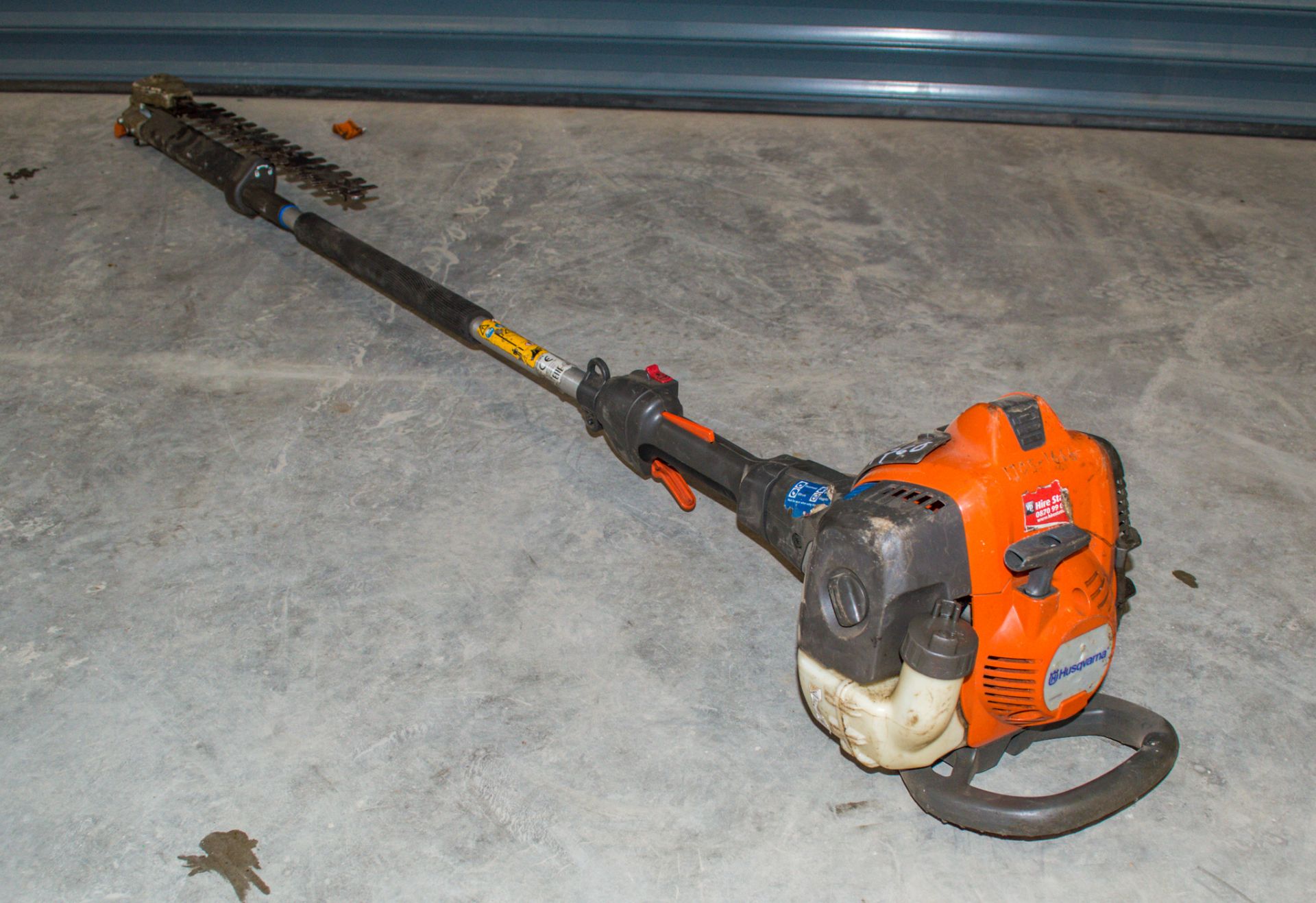 Husqvarna 325HE4 petrol driven long reach hedge cutter 17051666