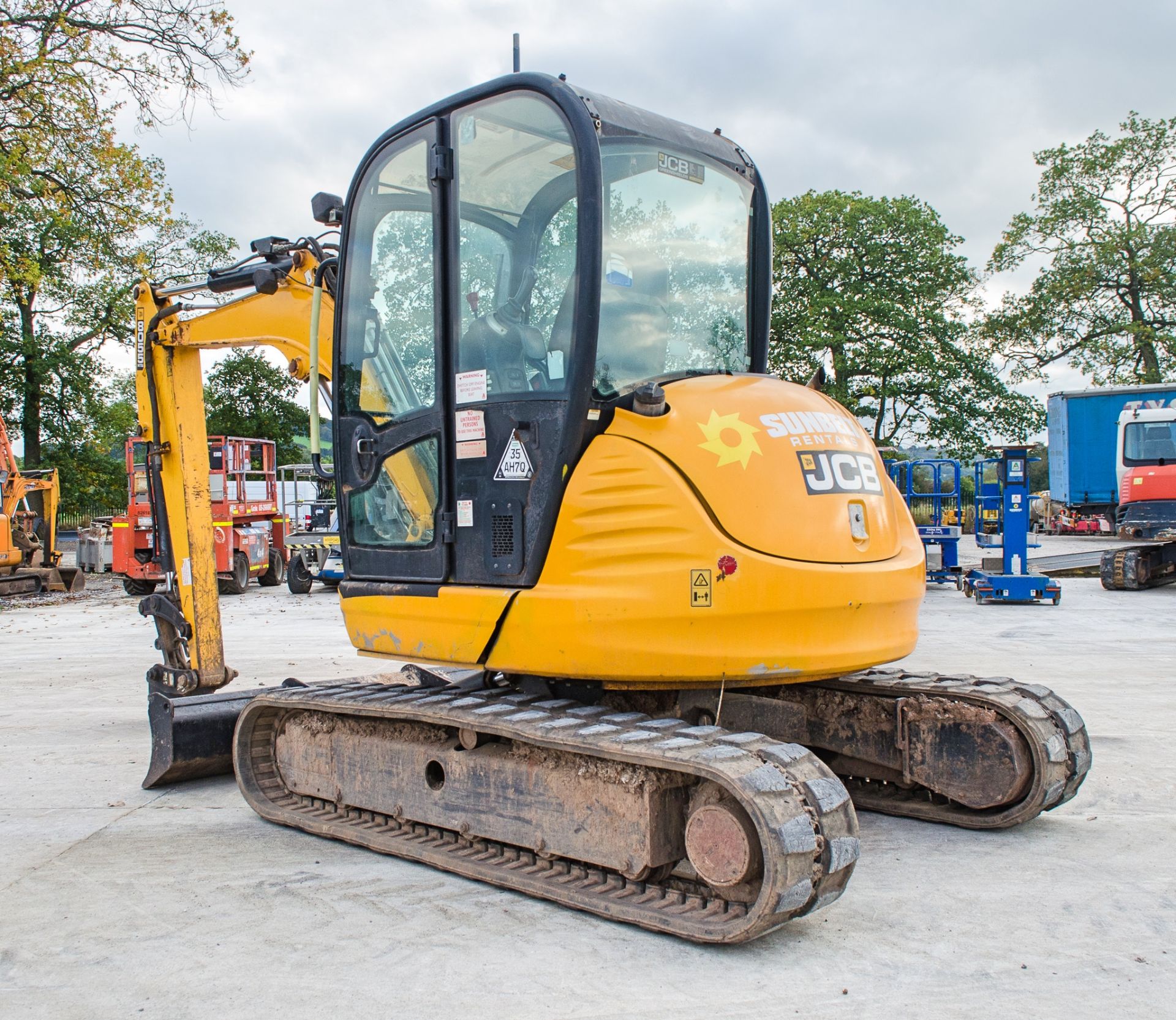 JCB 8055 5.5 tonne rubber tracked mini excavator  Year: 2013  S/N: 2060473 Recorded Hours: 2698 - Image 4 of 21