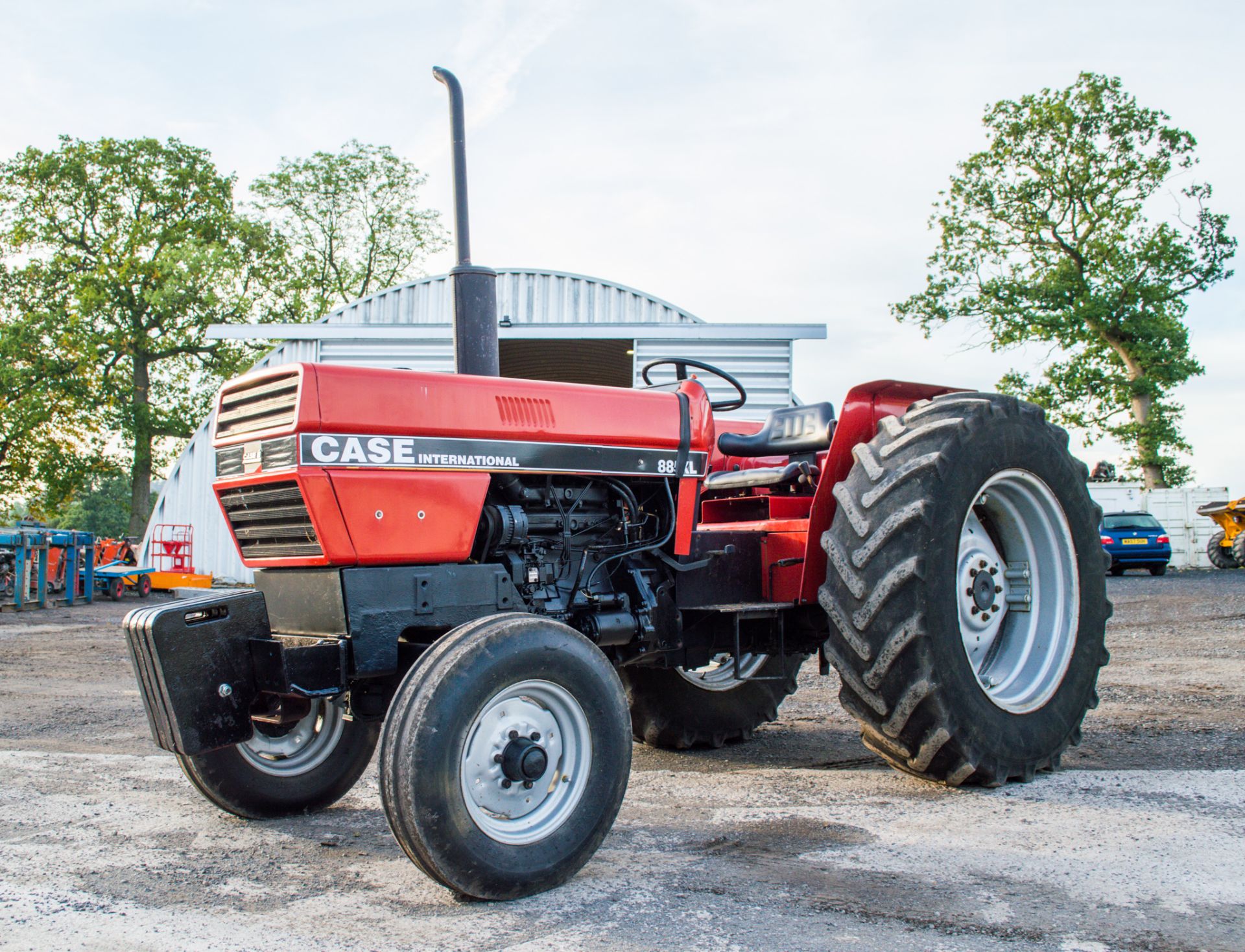 Case international 885 diesel 2WD tractor    Recorded hours: 3380