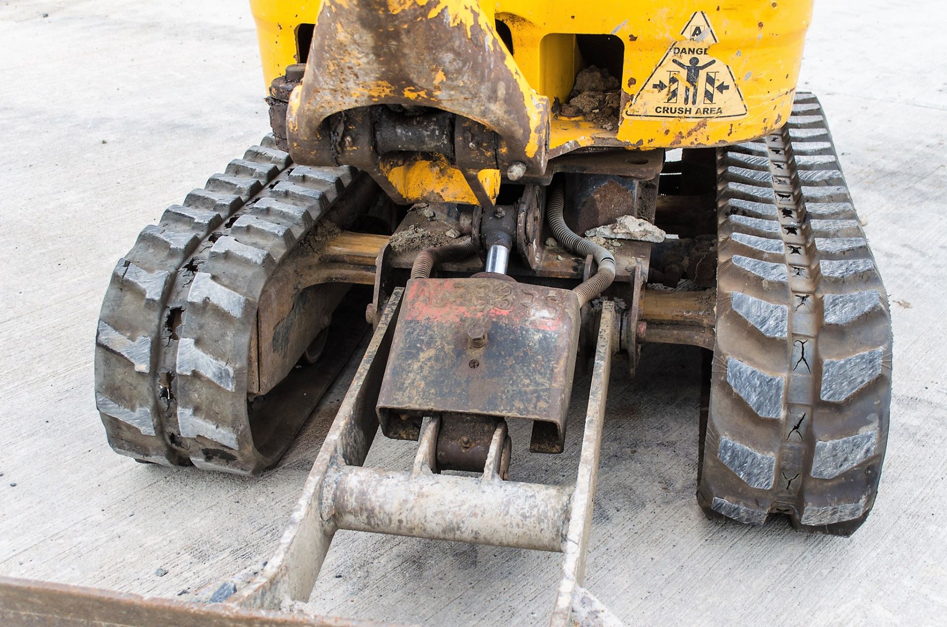 JCB 8008 CTS 0.8 tonne rubber tracked micro excavator Year: 2014 S/N: 2910541 Recorded Hours: 1818 - Image 15 of 20