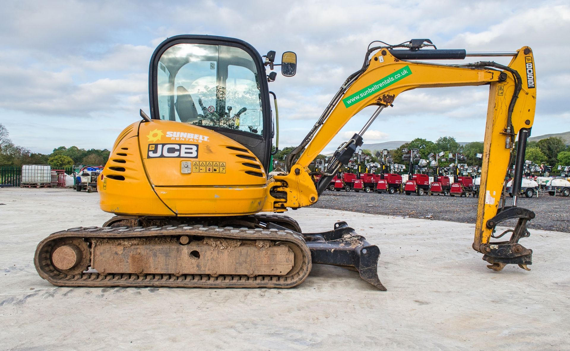 JCB 8055 5.5 tonne rubber tracked mini excavator  Year: 2013  S/N: 2060473 Recorded Hours: 2698 - Image 8 of 21