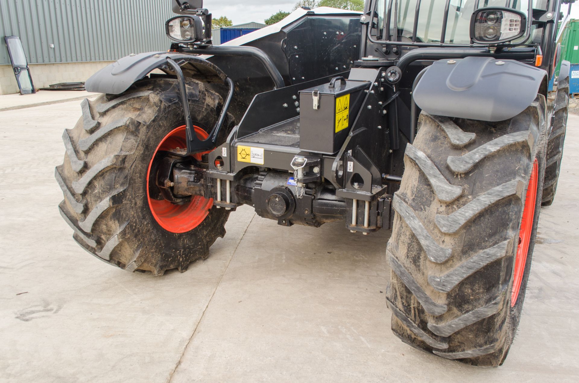 Bobcat TL 43.80 HF Agri 8 metre Agrispec telescopic handler Year: 2020 First registration date: 2021 - Image 12 of 25