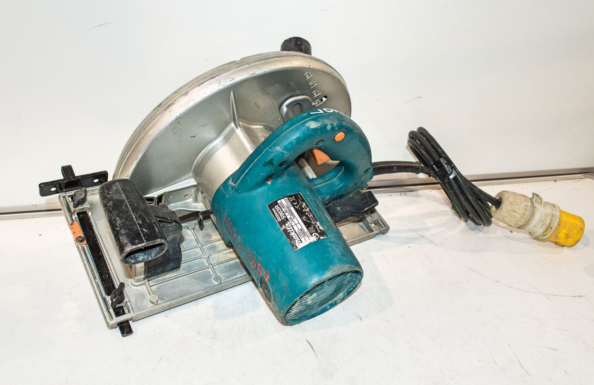 Makita 5903R 110v circular saw - Image 2 of 2