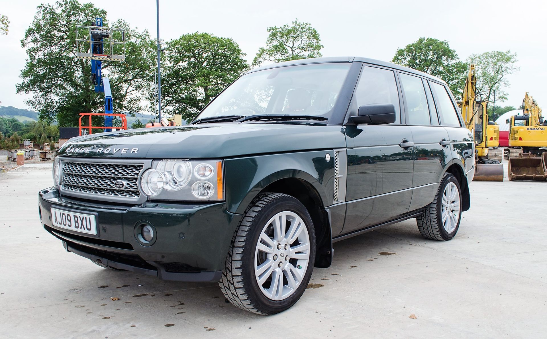 Range Rover Vogue SE TDV8 3.6 diesel 5 door 4wd estate car Registration Number: AJ09 BXU Date of