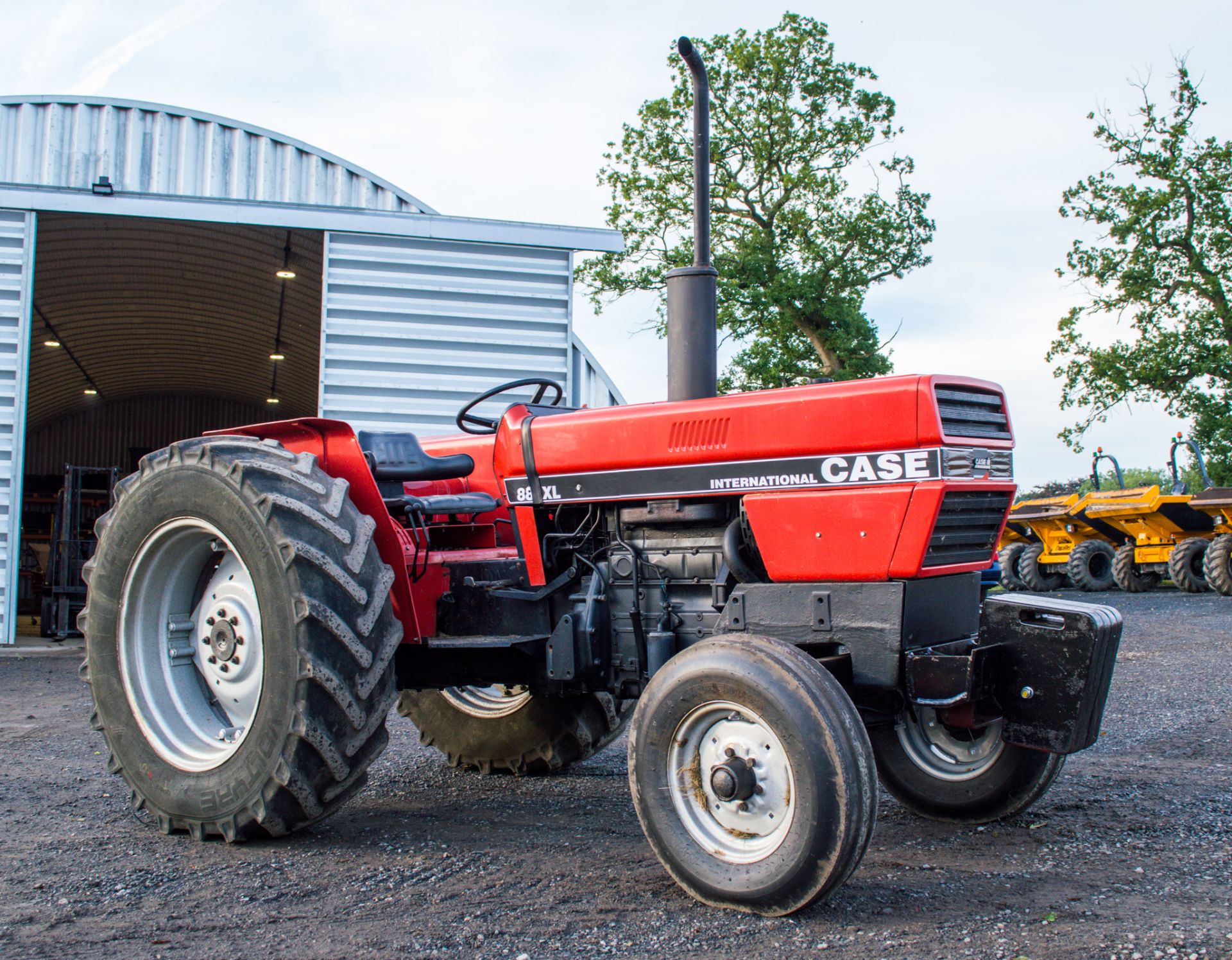 Case international 885 diesel 2WD tractor    Recorded hours: 3380 - Image 2 of 13