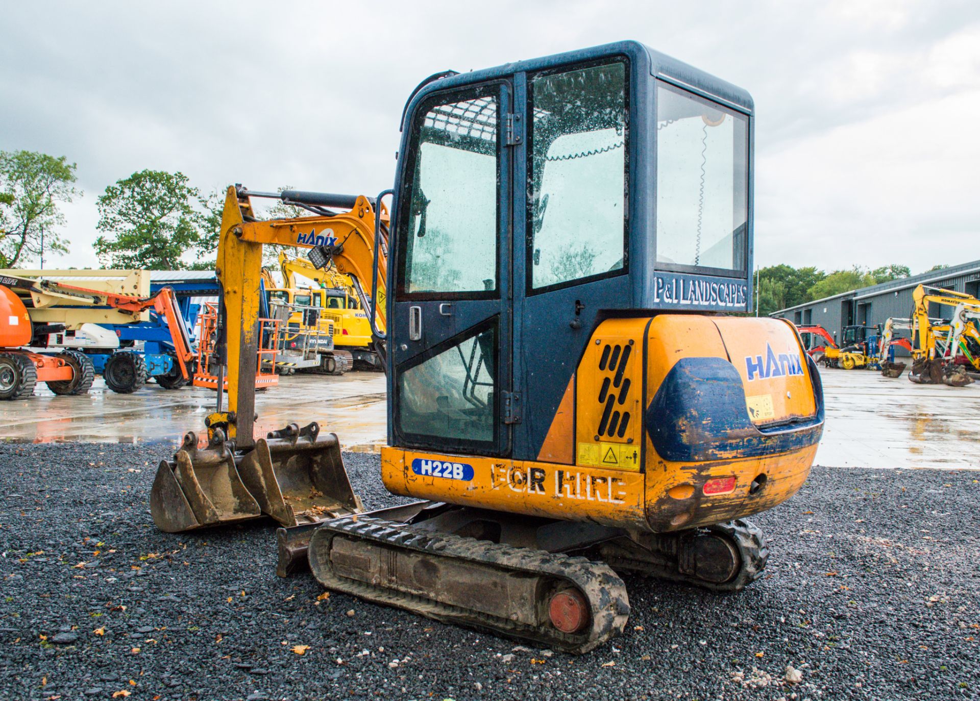 Hanix H22B 2.2 tonne rubber tracked mini excavator  Year: 2002  S/N: 522230 Recorded Hours: c/w - Image 4 of 16