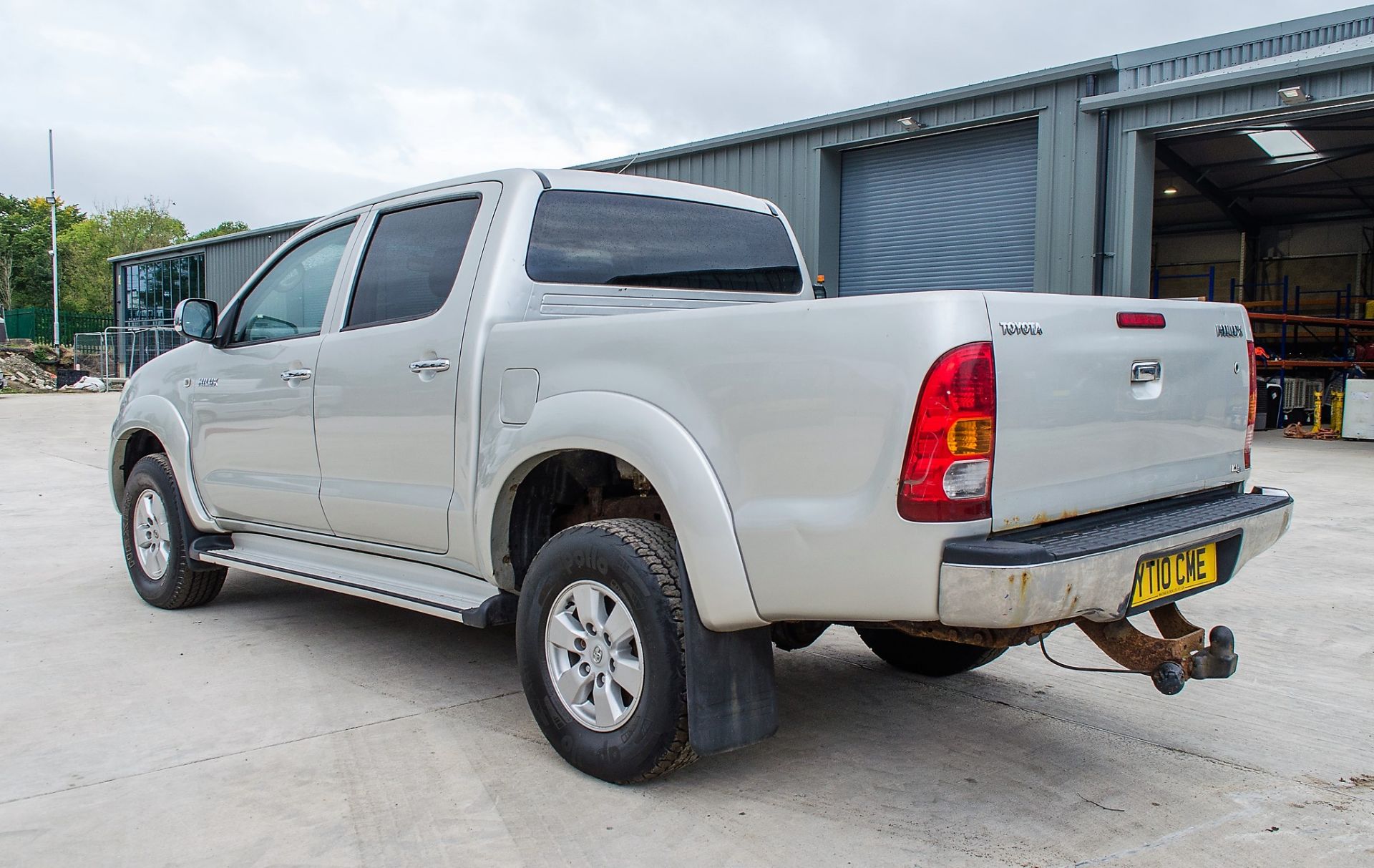 Toyota Hi-Lux 2.5 D4-D 144 HL3 double cab diesel 4wd pick up  Reg No: YT10 CME  Date of - Image 4 of 26