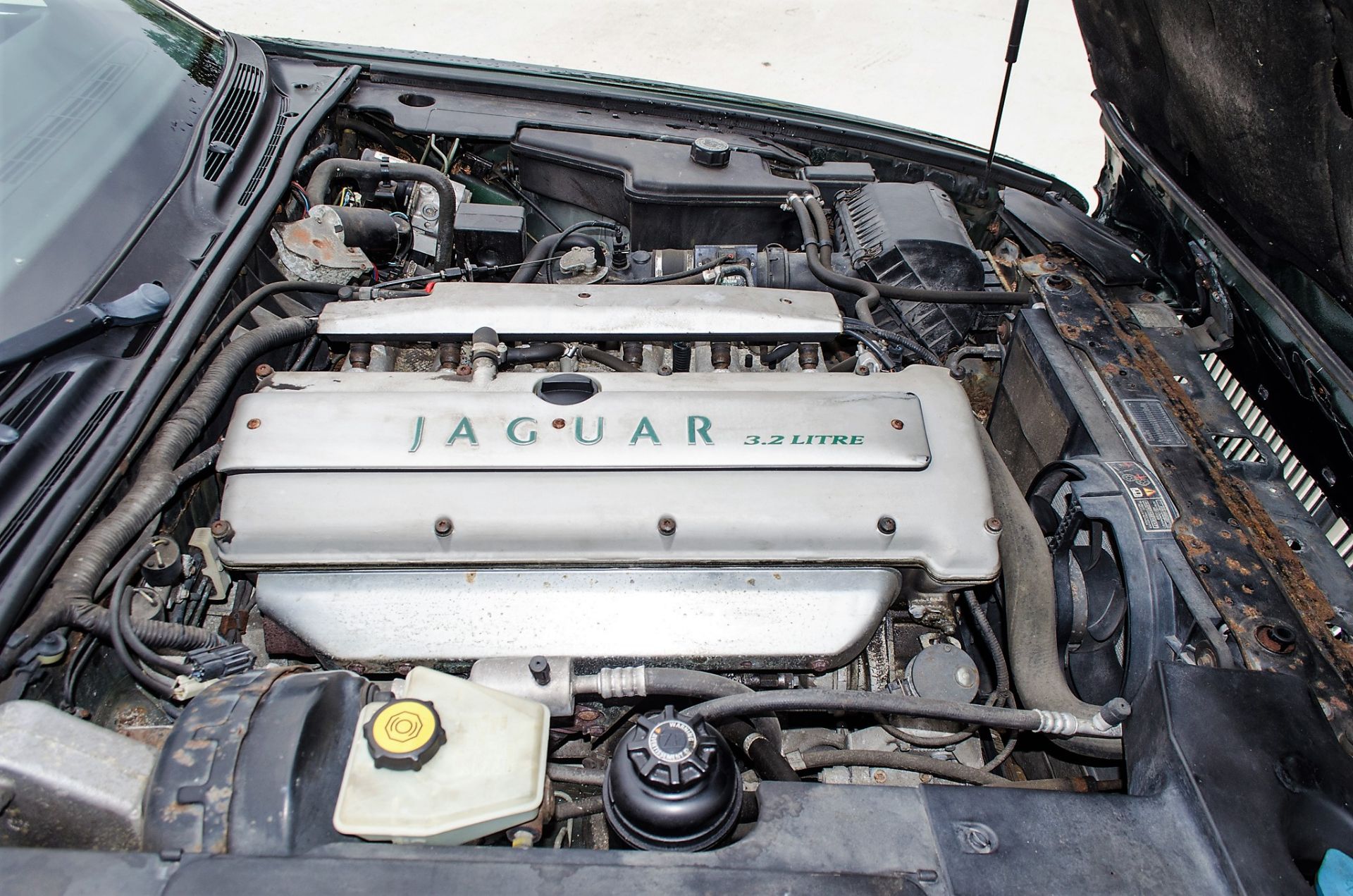 Jaguar XJ6 3.2 Sport petrol automatic 4 door saloon car Registration Number: N586 HUY Date of - Image 27 of 28