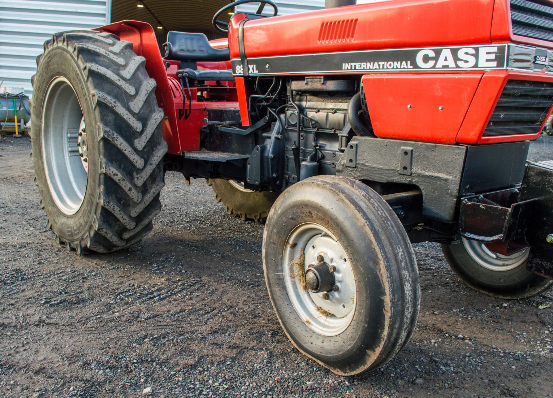 Case international 885 diesel 2WD tractor    Recorded hours: 3380 - Image 9 of 13
