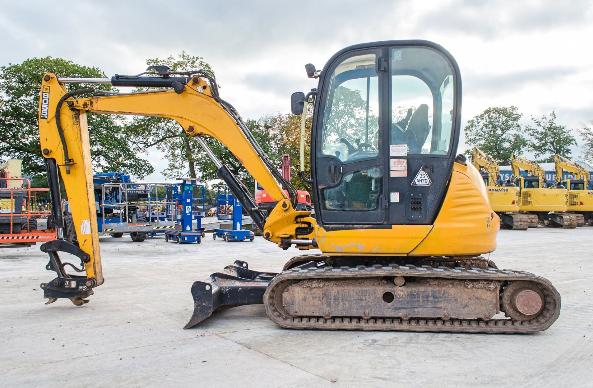 JCB 8055 5.5 tonne rubber tracked mini excavator  Year: 2013  S/N: 2060473 Recorded Hours: 2698 - Image 7 of 21