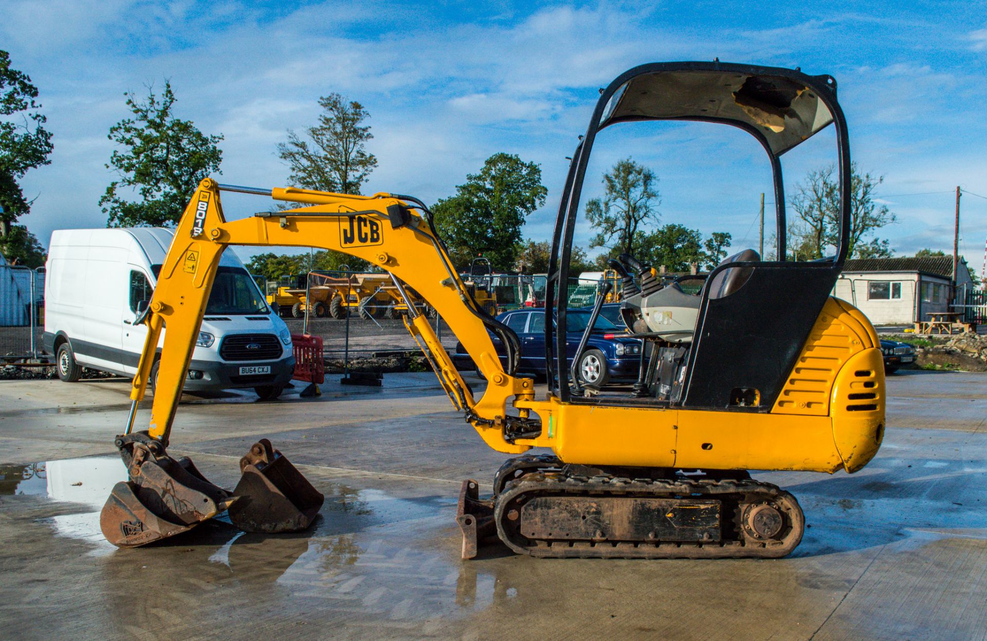 JCB 801.6 1.5 tonne rubber tracked mini excavator S/N: 7491 Recorded Hours: Not displayed (Clock - Image 8 of 17