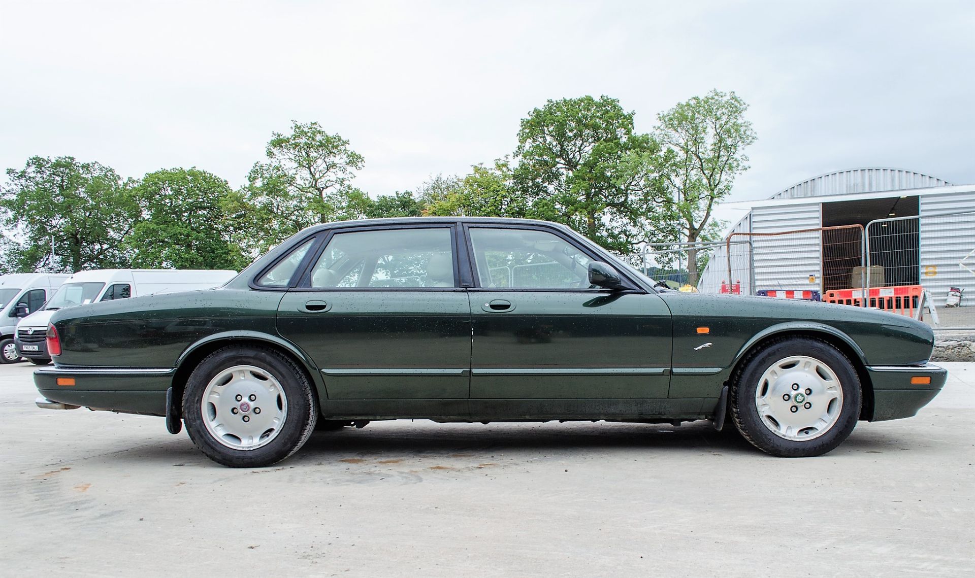 Jaguar XJ6 3.2 Sport petrol automatic 4 door saloon car Registration Number: N586 HUY Date of - Image 7 of 28