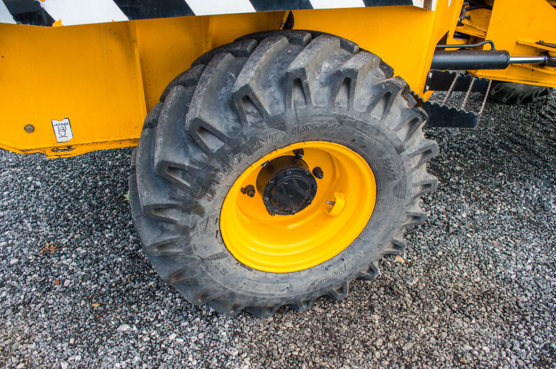 JCB 3T - 1 3 tonne swivel skip dumper  Year: 2019 S/N: 2780830 Recorded Hours: 668 c/w road light - Image 11 of 16