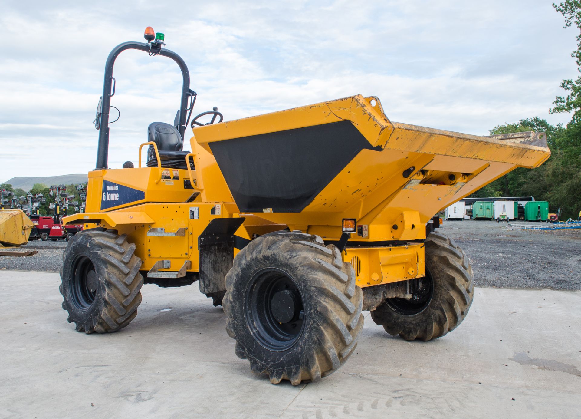 Thwaites 6 tonne swivel skip dumper Year: 2018 S/N: 3952 Recorded Hours: 805 c/w road light kit - Image 2 of 21