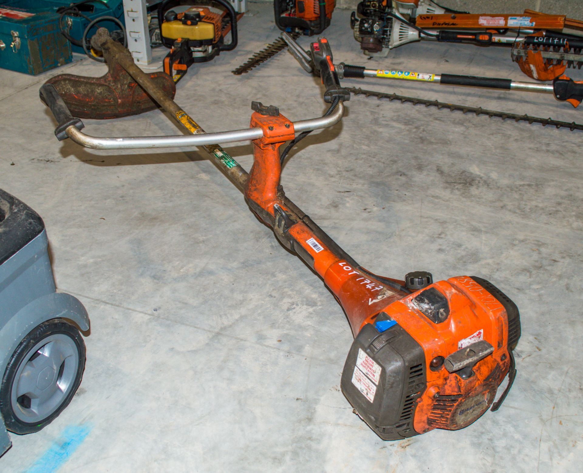 Husqvarna 545RXT petrol driven strimmer 17010584