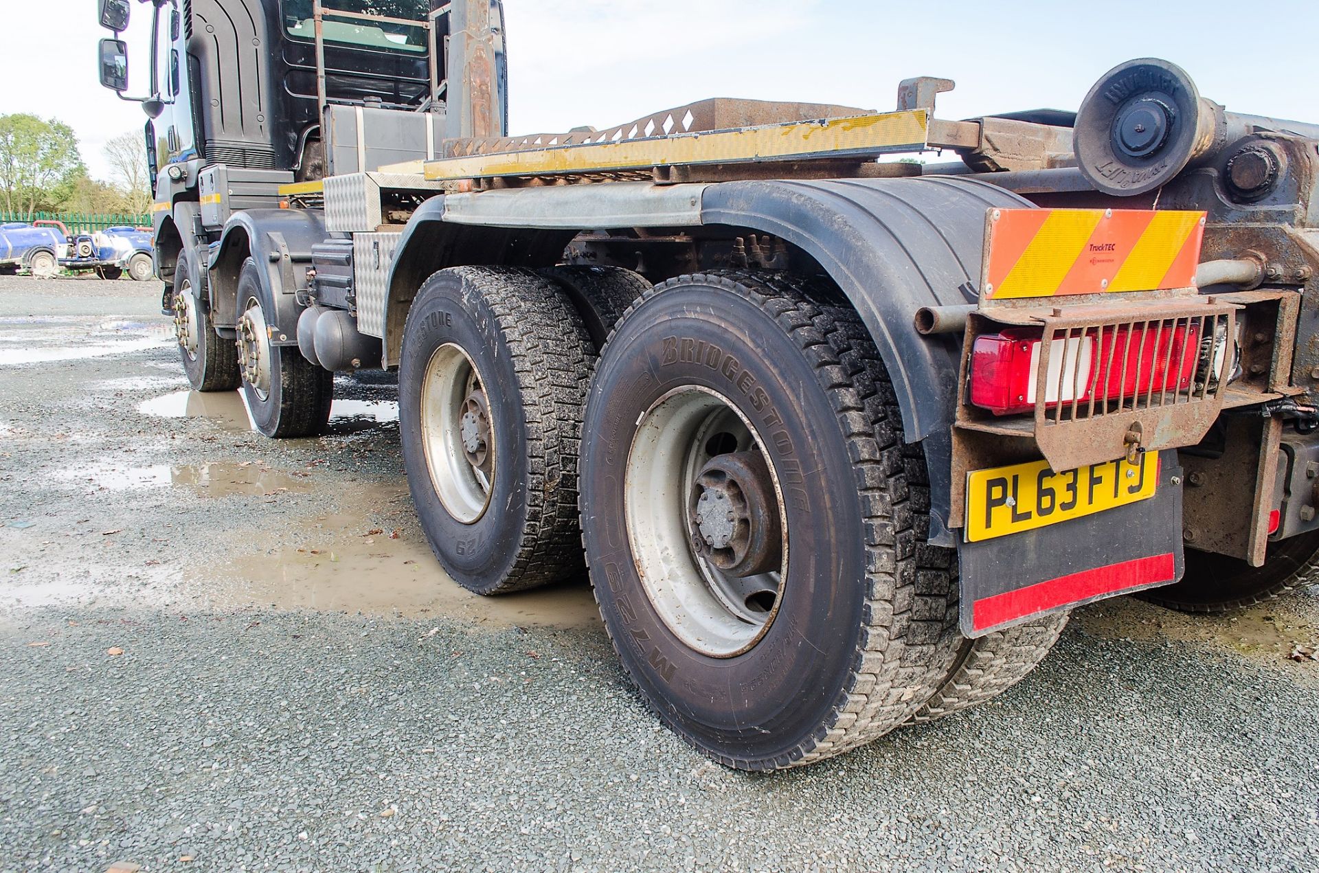 Renault Kerax 430  Euro 5  32 tonne 8x4 hook loader lorry Registration Number: PL63 FTJ Date of - Image 11 of 19