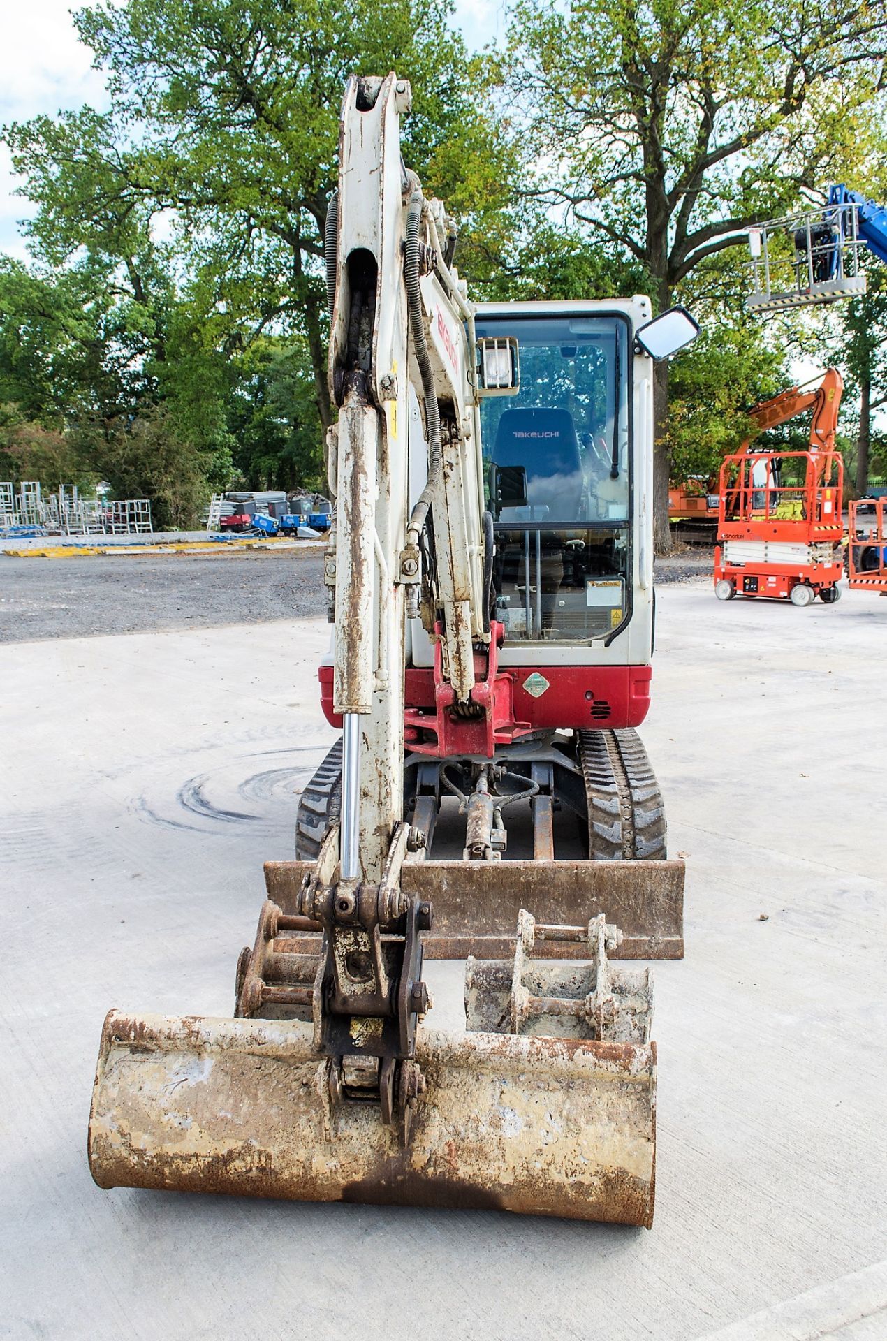 Takeuchi TB228 2.8 tonne rubber tracked mini excavator Year: 2015 S/N: 122804265 Recorded Hours: - Image 5 of 19