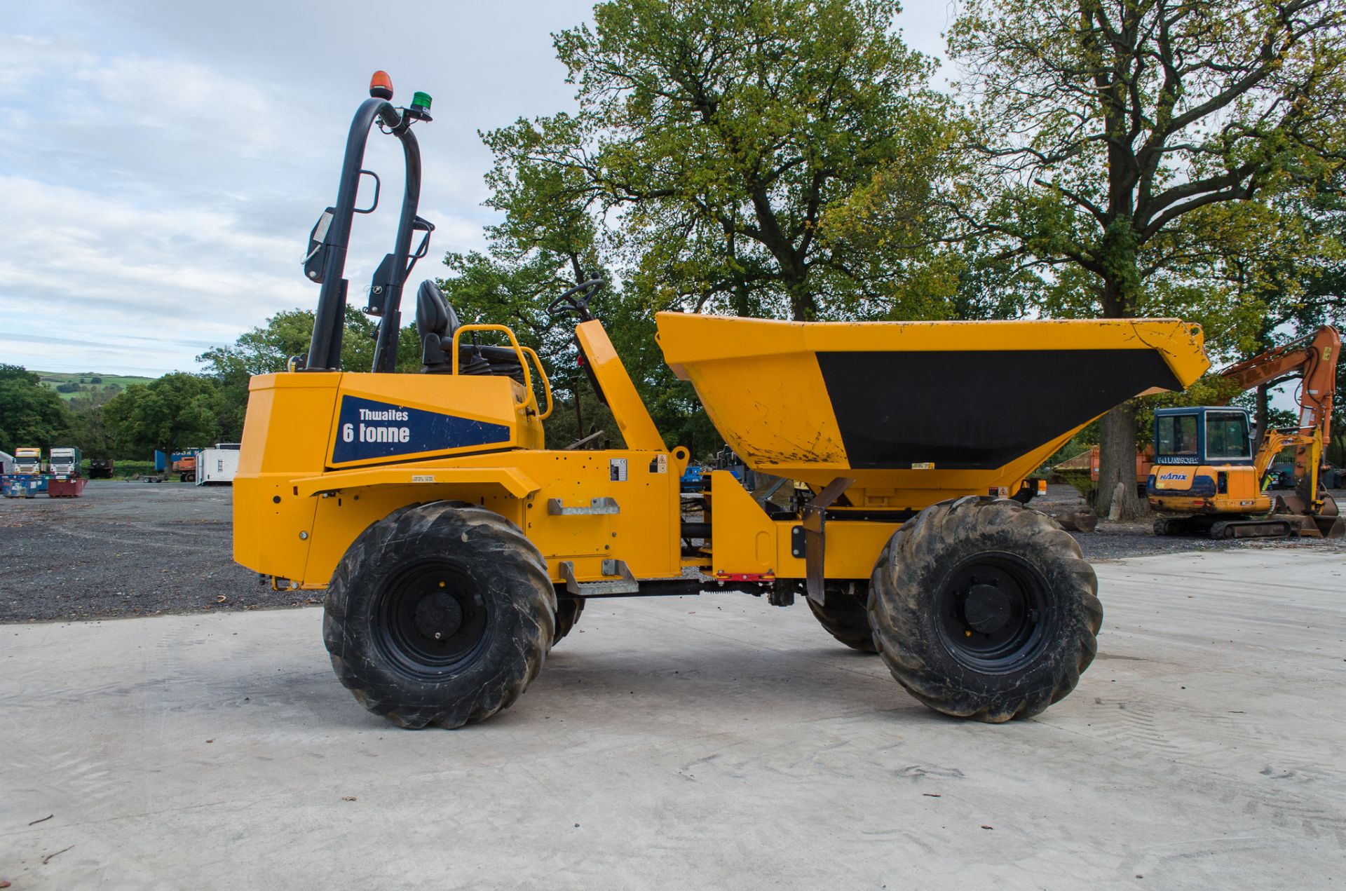 Thwaites 6 tonne swivel skip dumper Year: 2018 S/N: 3952 Recorded Hours: 805 c/w road light kit - Image 8 of 21